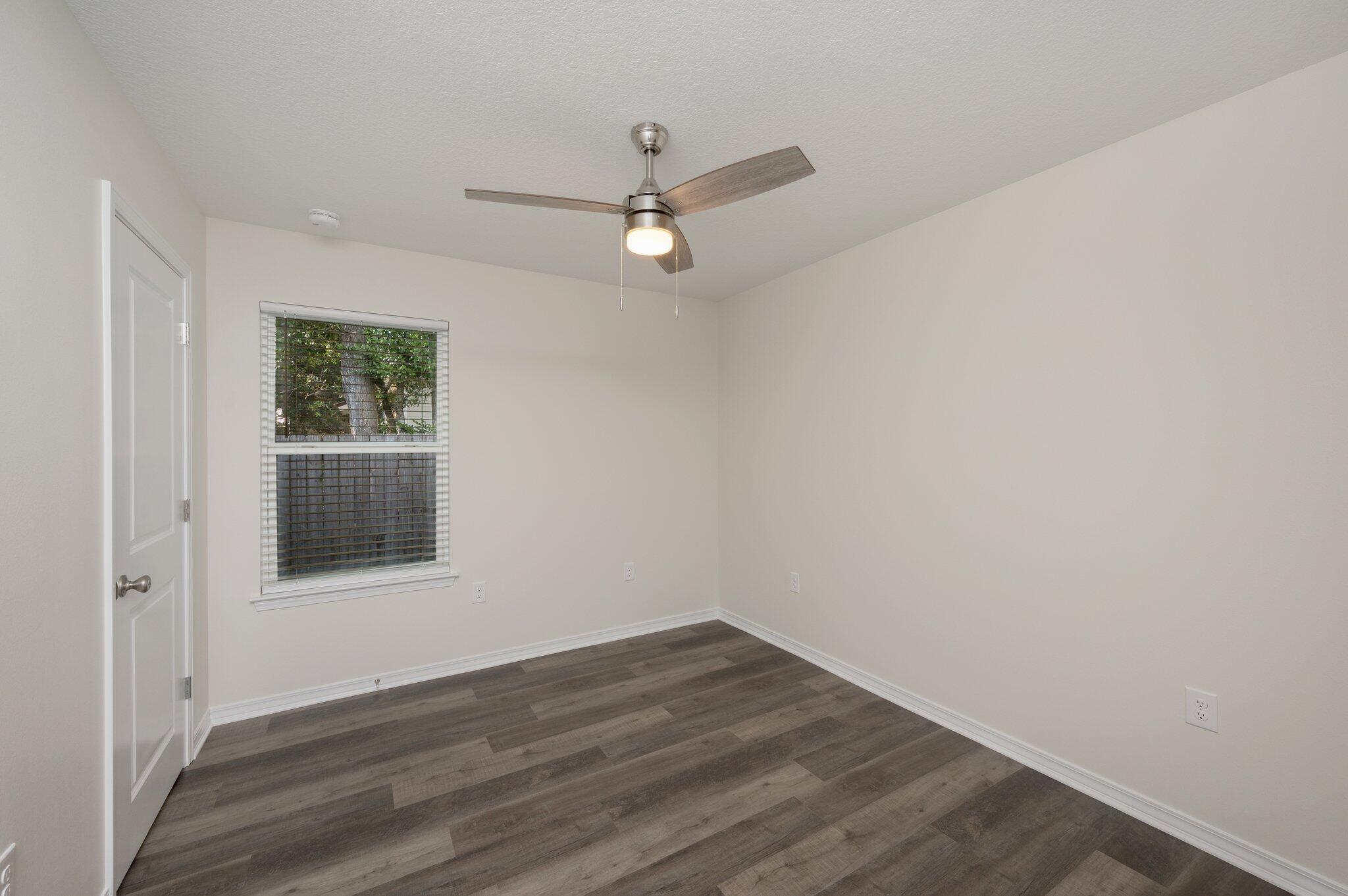 OAKDALE MINI FARMS - Residential Lease