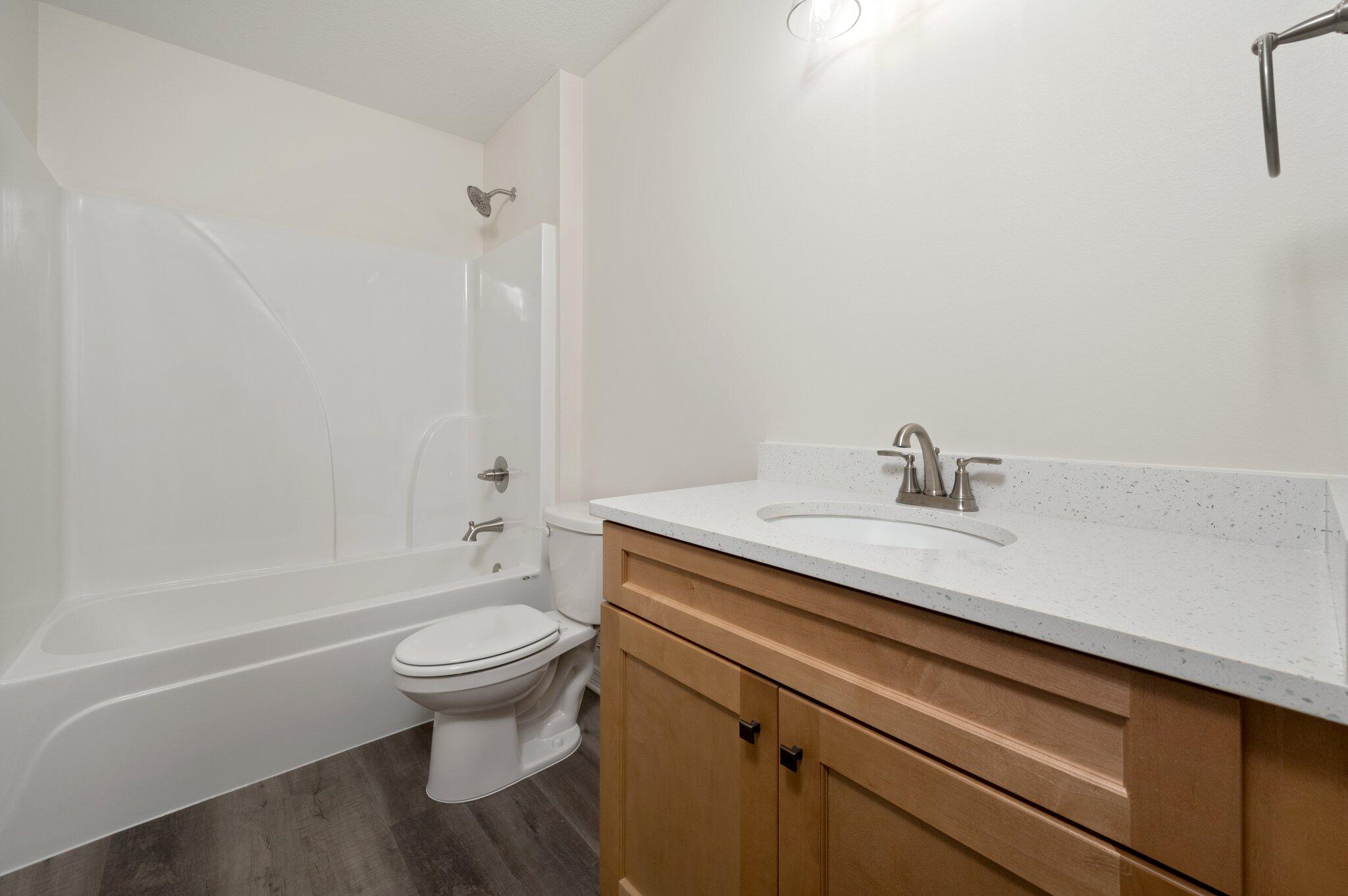 OAKDALE MINI FARMS - Residential Lease