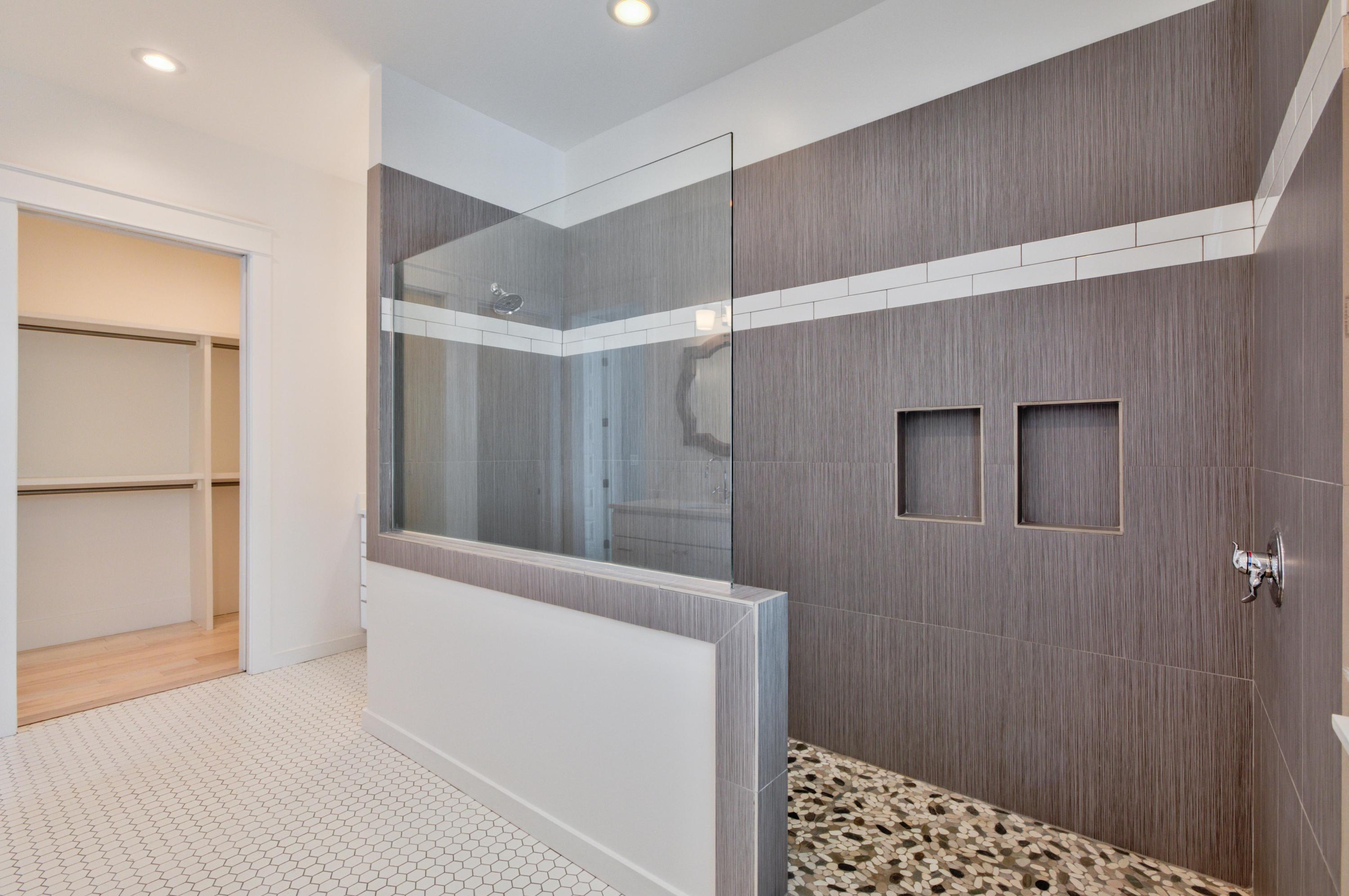 GULF SHORE MANOR - Residential