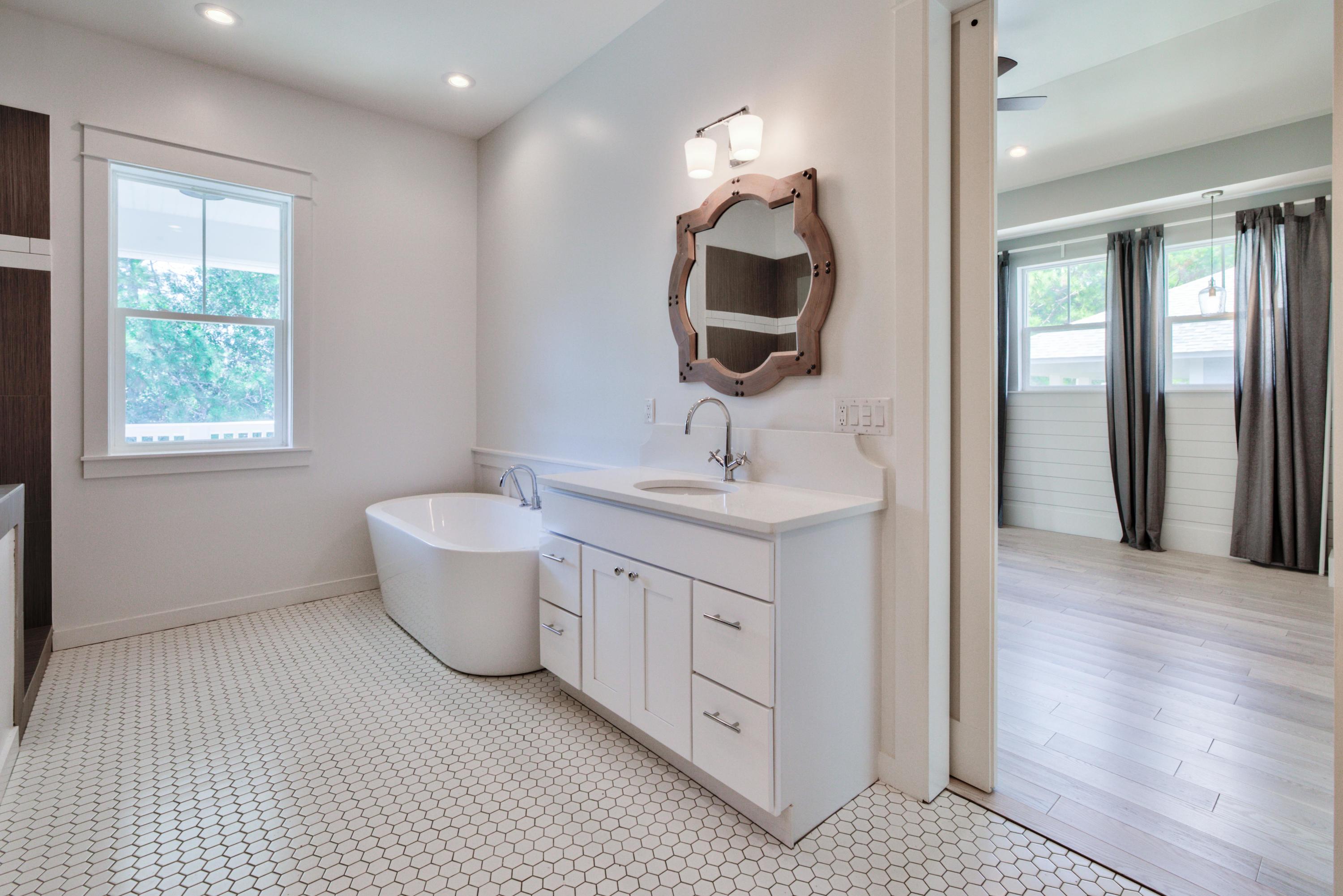 GULF SHORE MANOR - Residential