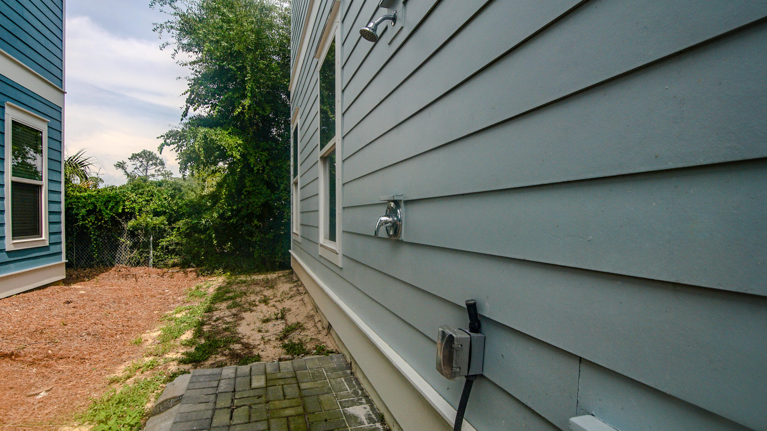 Lagoon Manor Dr - Residential