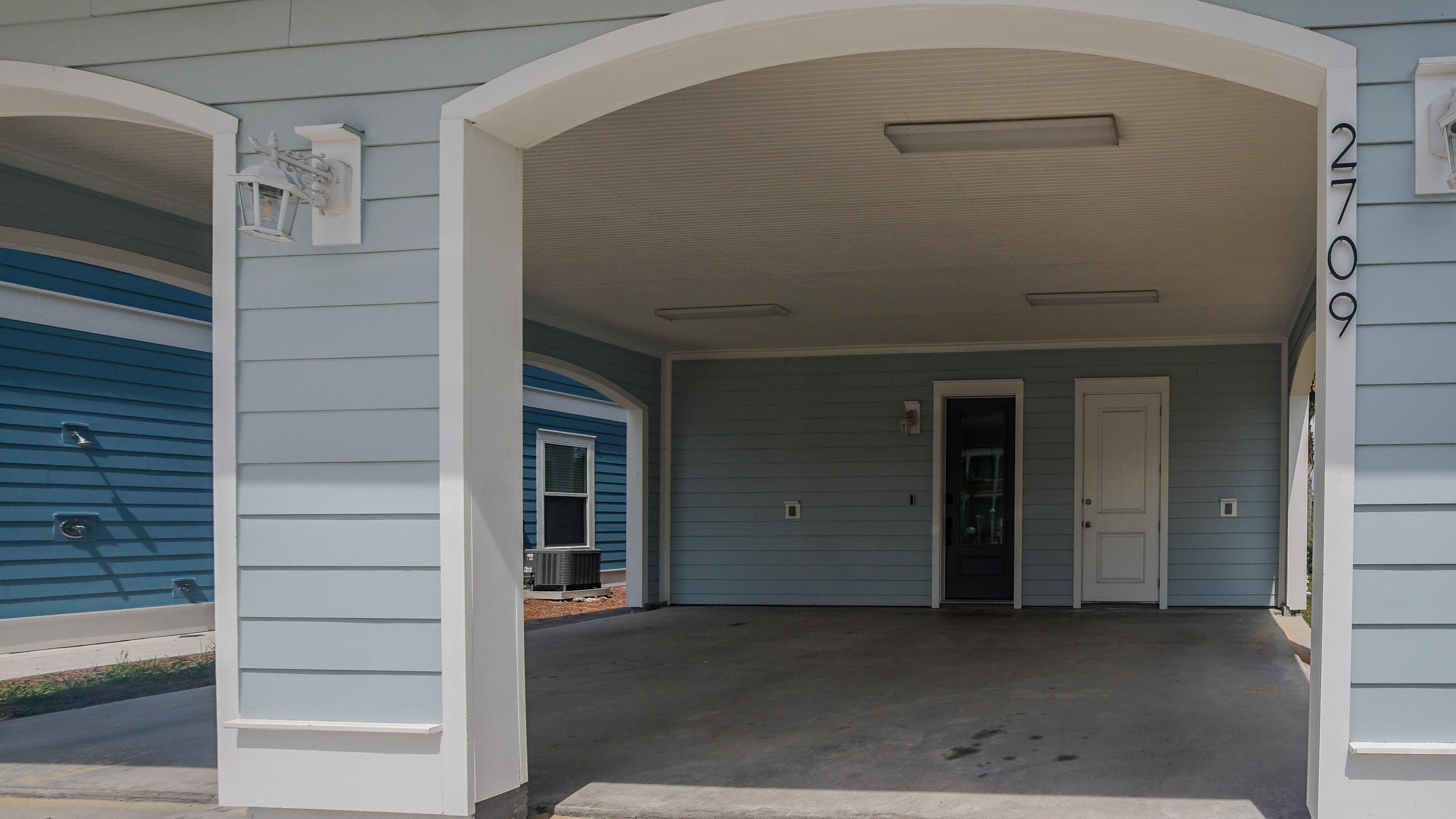 Lagoon Manor Dr - Residential