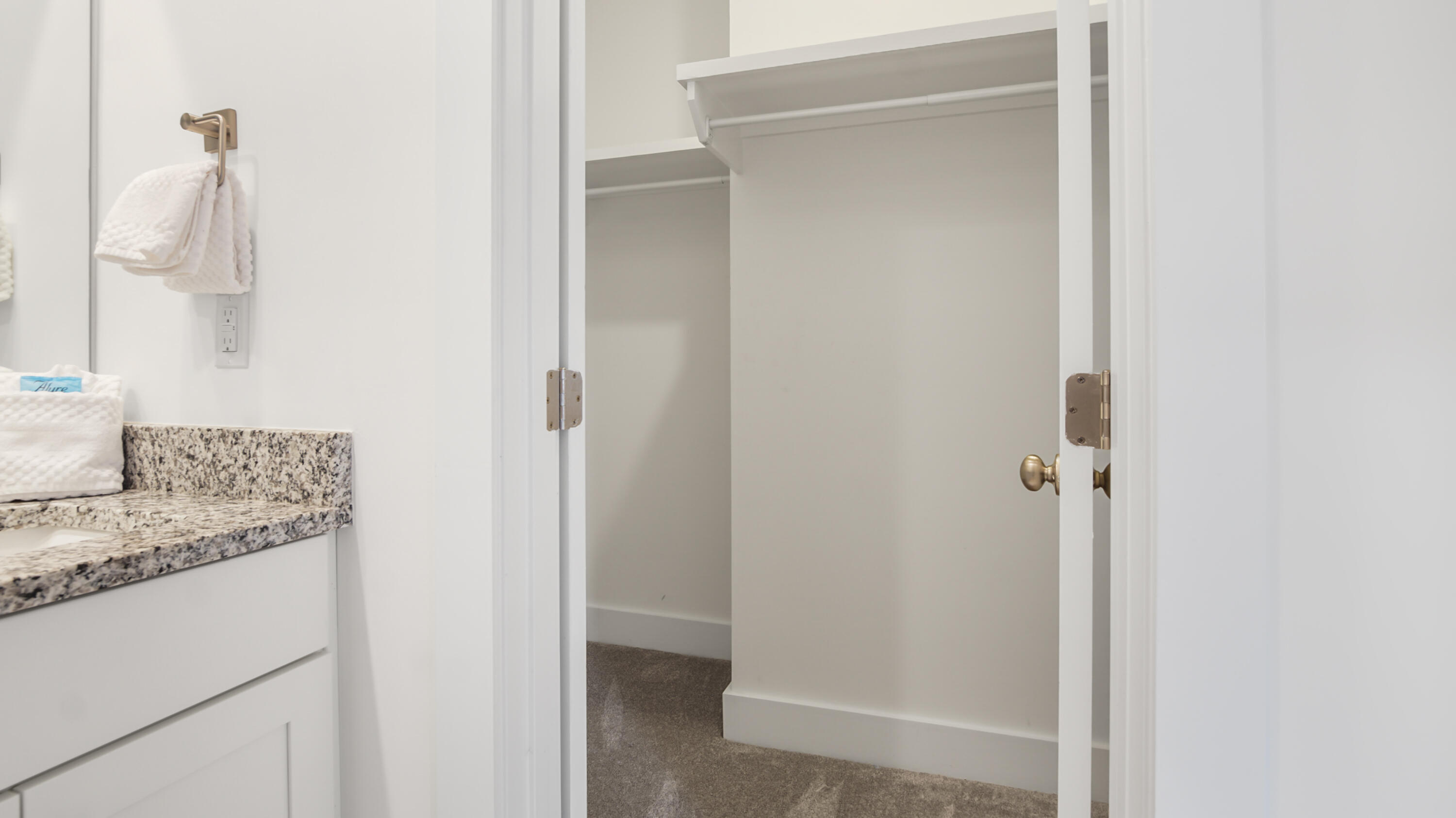 Lagoon Manor Dr - Residential