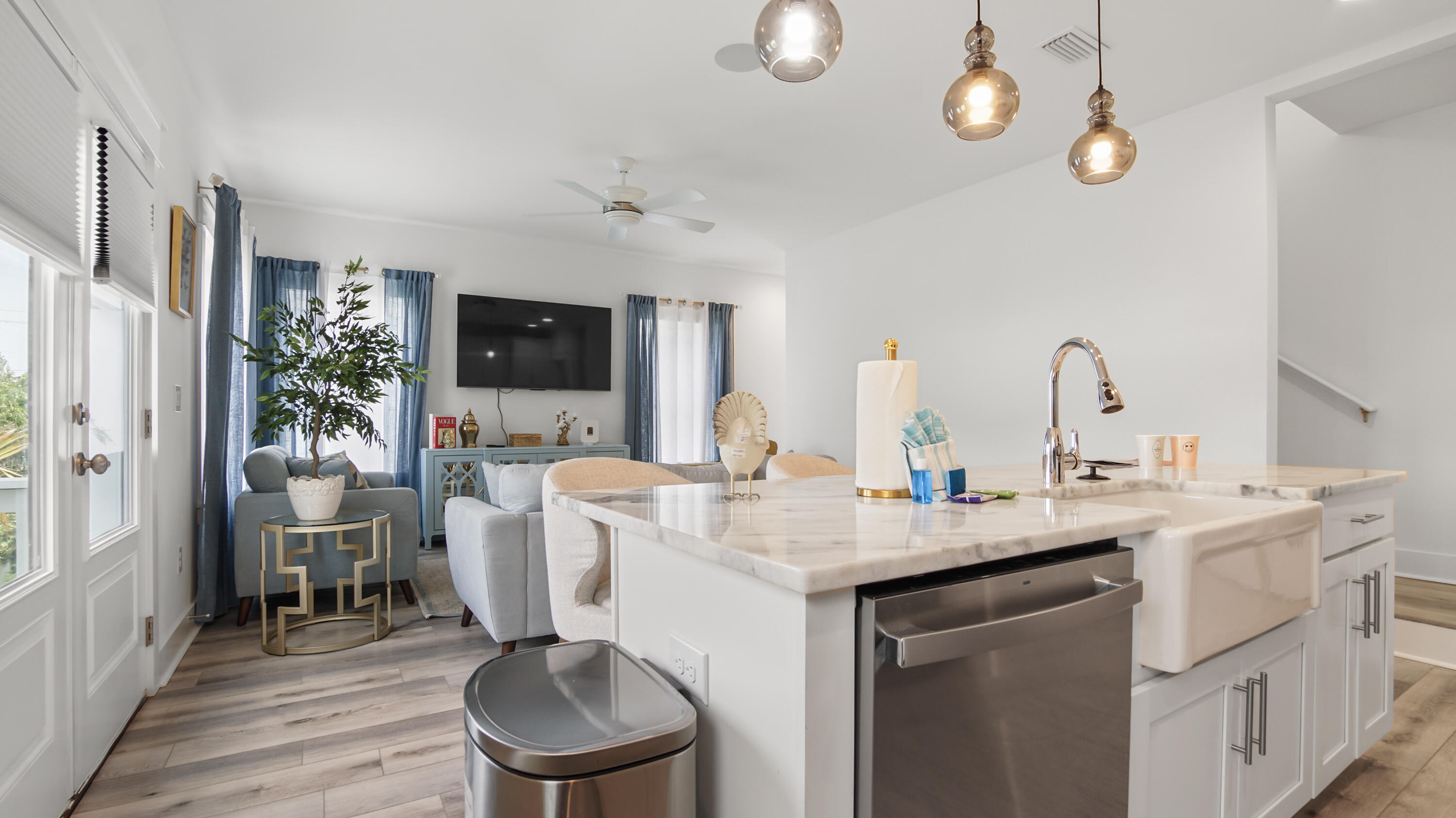 Lagoon Manor Dr - Residential