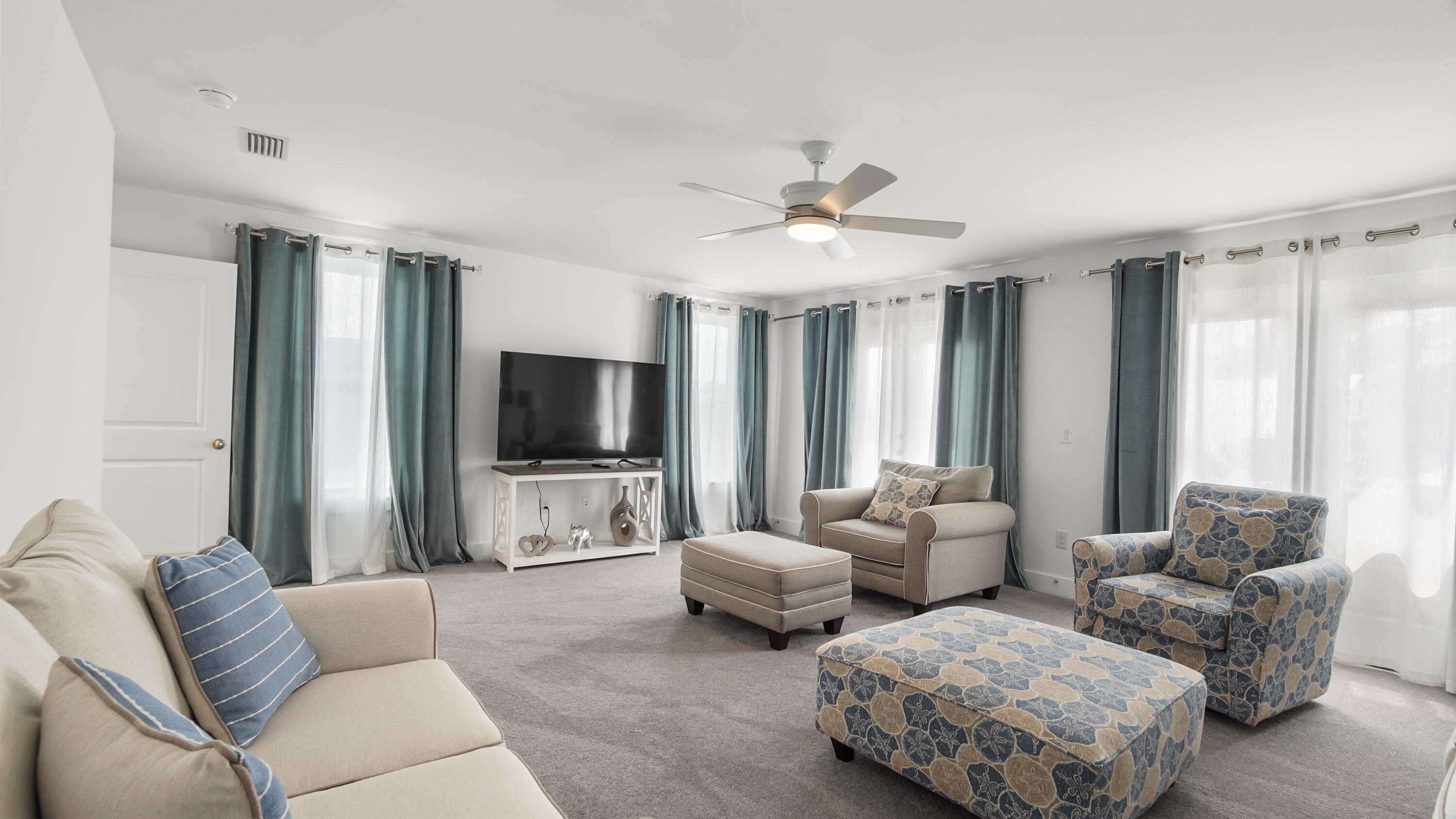 Lagoon Manor Dr - Residential