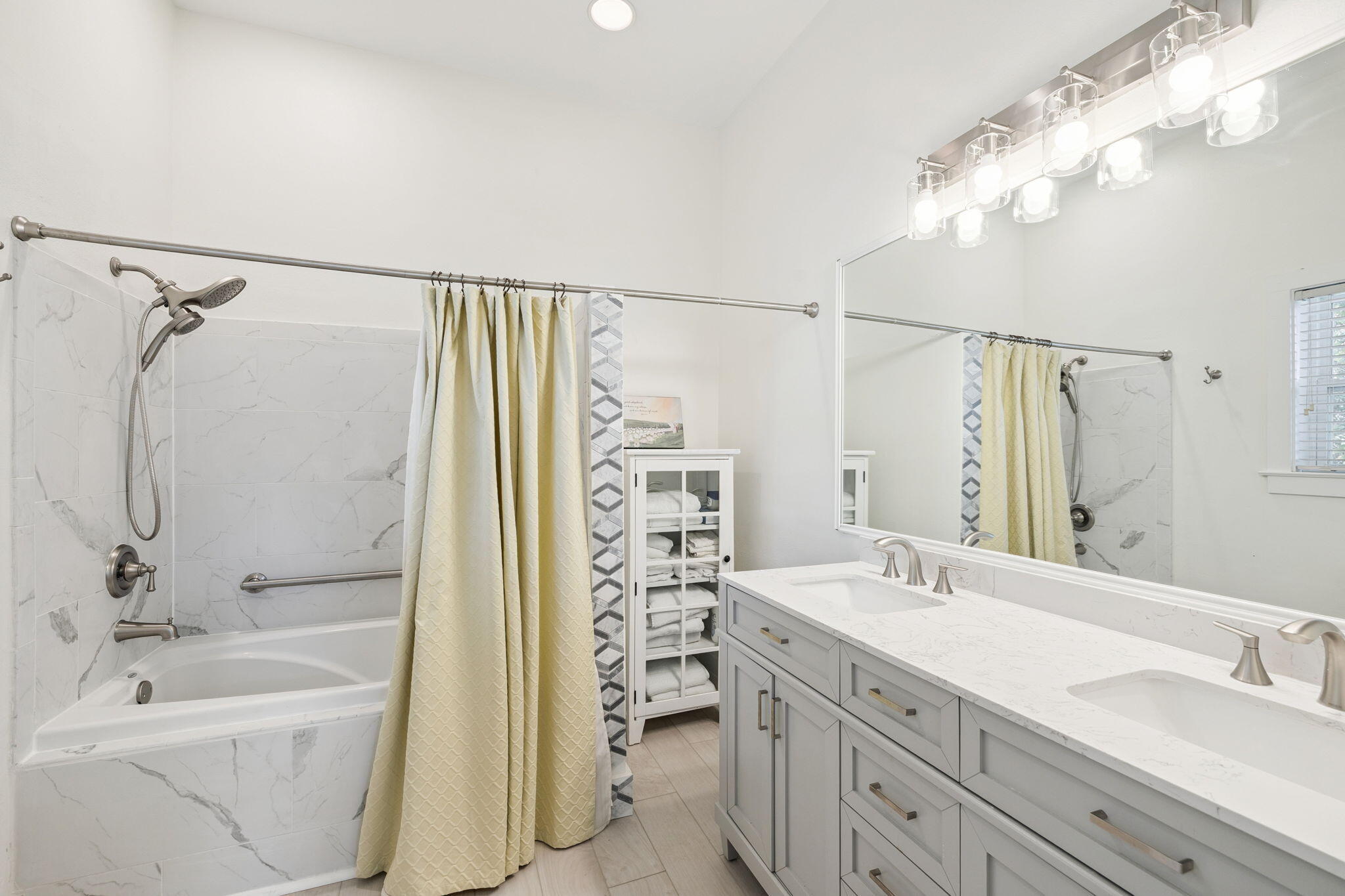 SEAGROVE 1ST ADDN - Residential