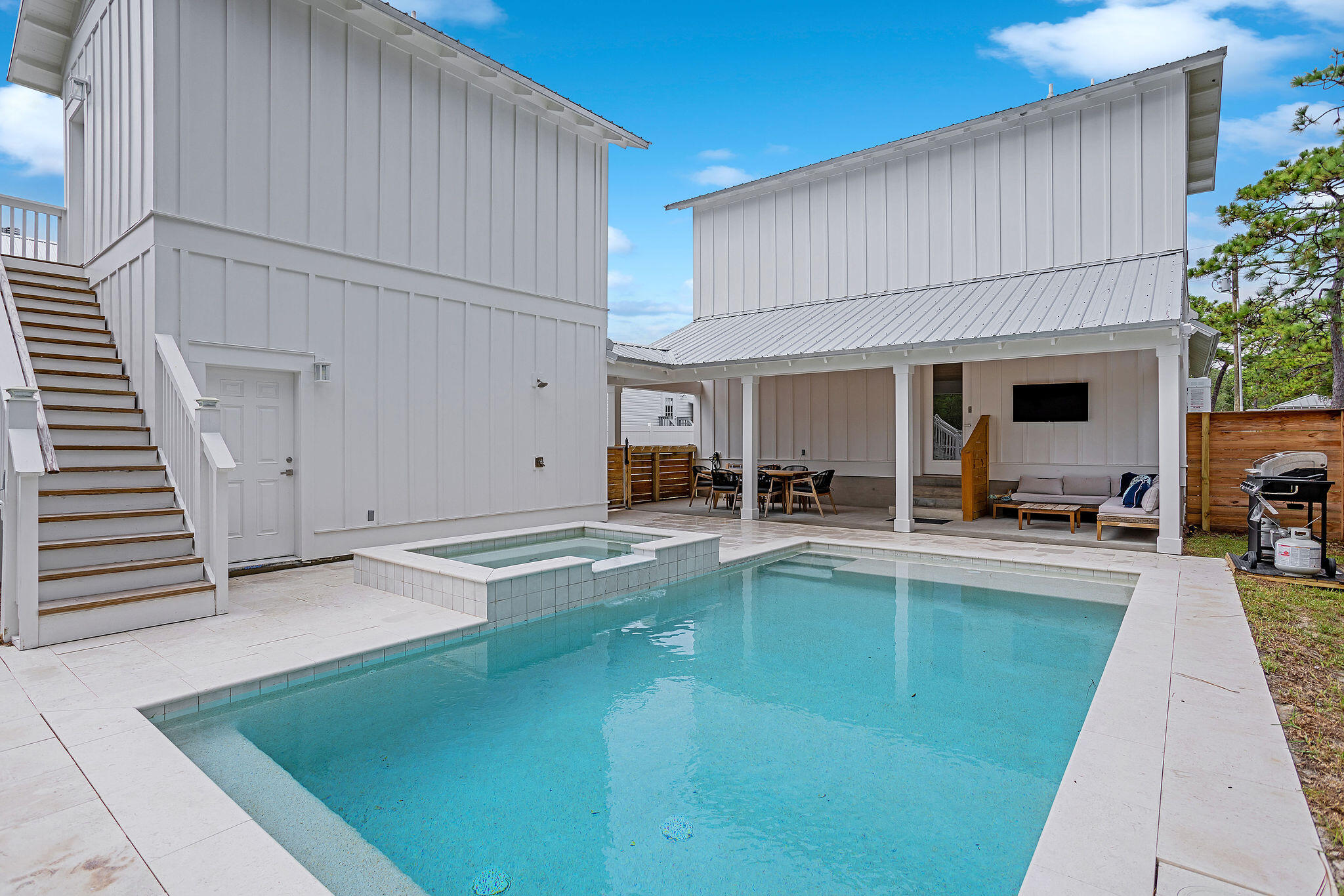 GULF SHORE MANOR - Residential