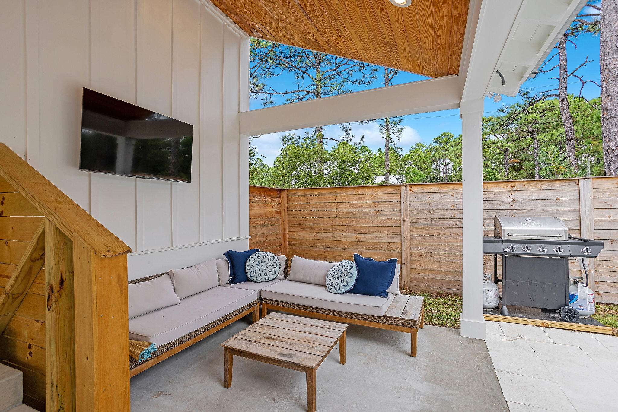GULF SHORE MANOR - Residential