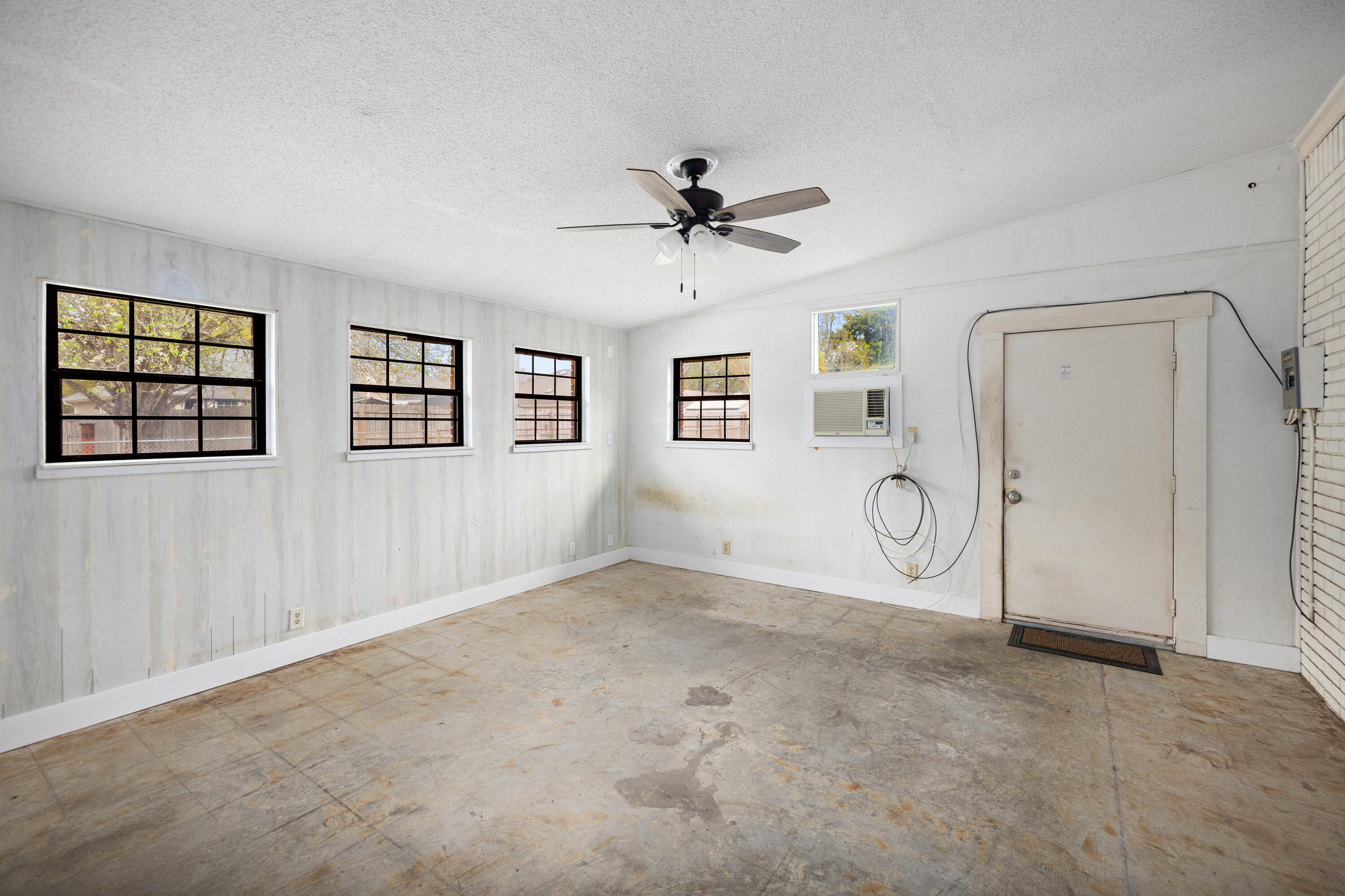 WYNNEHAVEN BEACH ESTATES - Residential