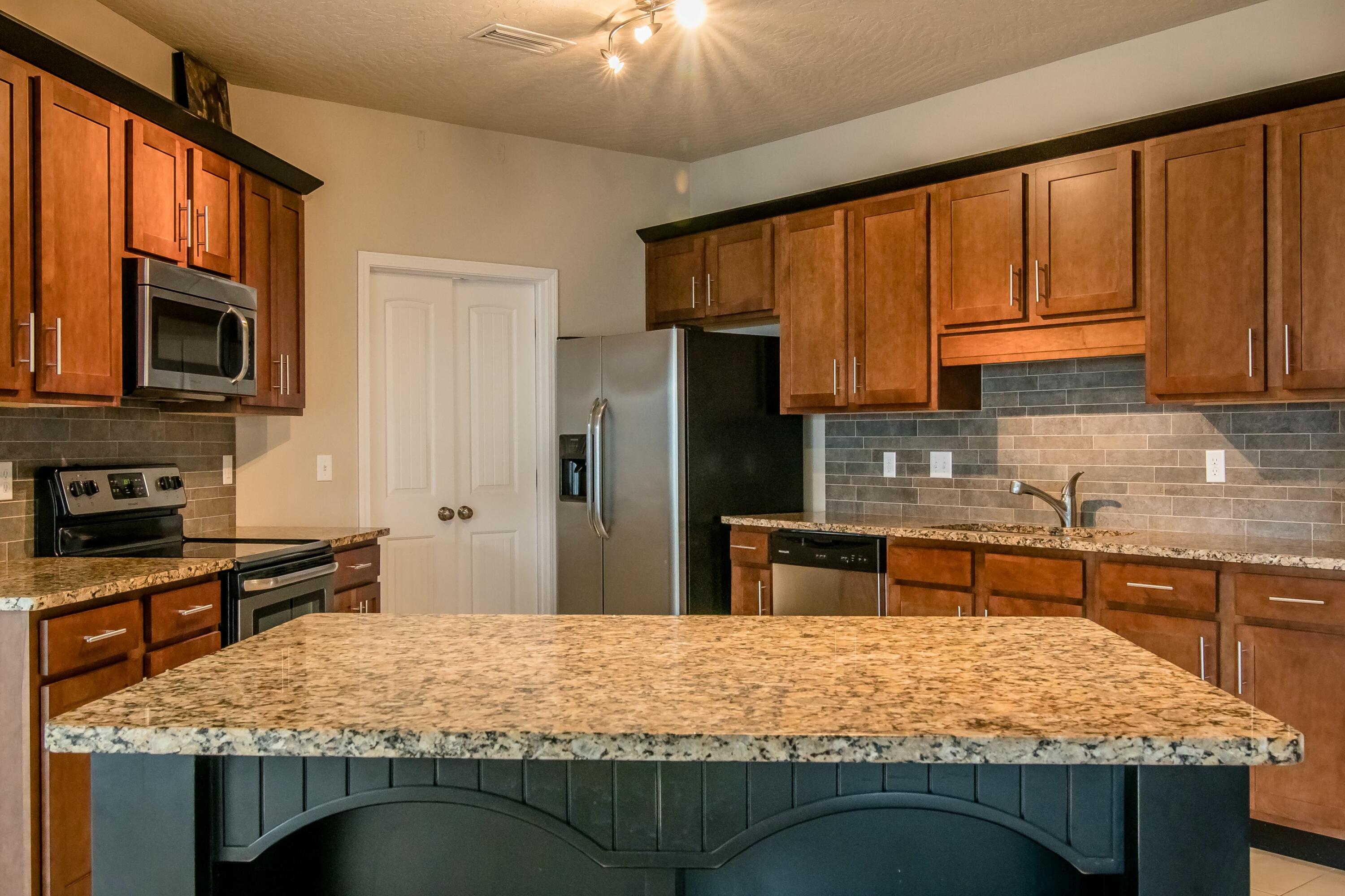 DUGGAN POND ESTATES - Residential Lease