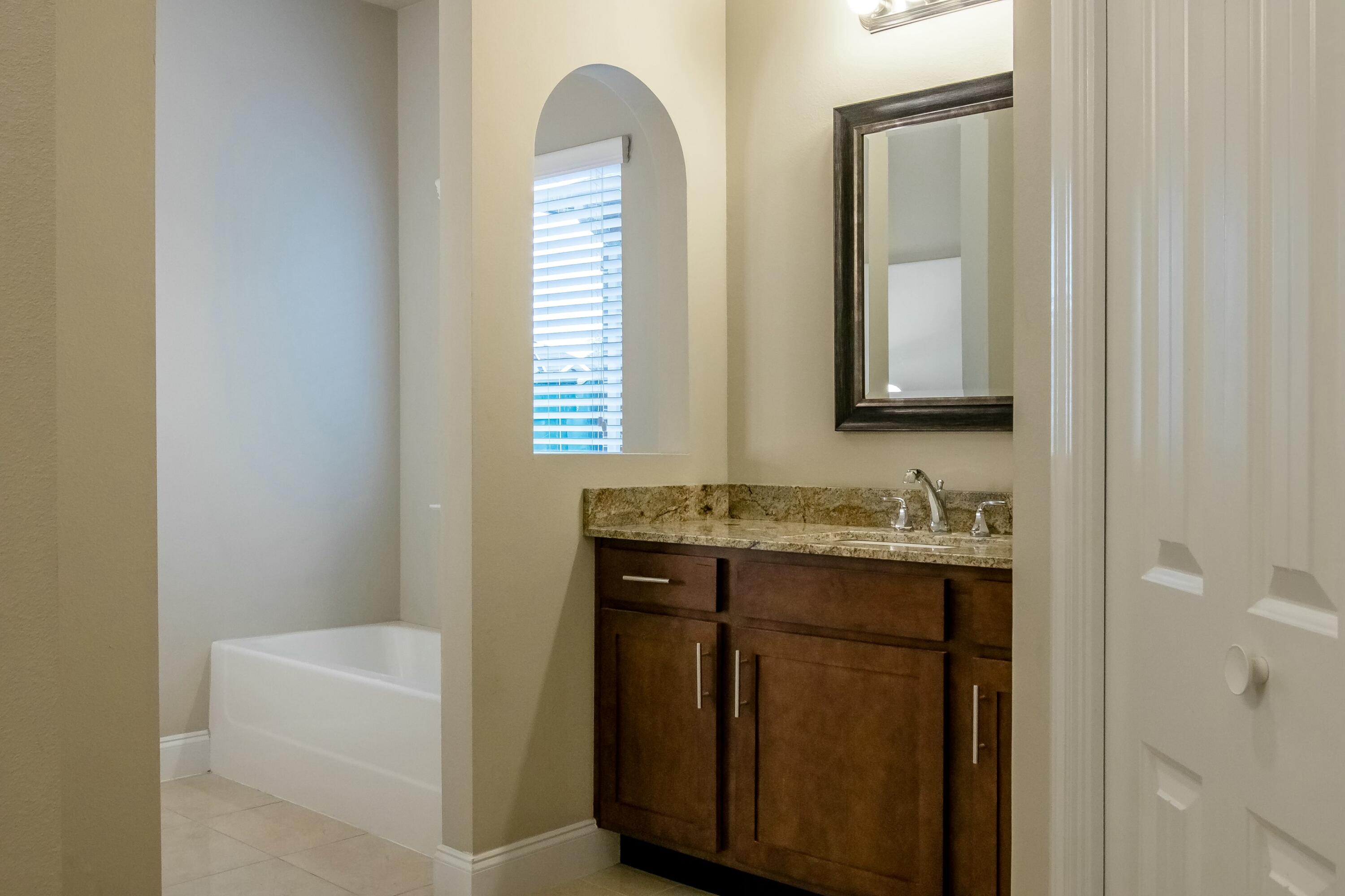 DUGGAN POND ESTATES - Residential Lease