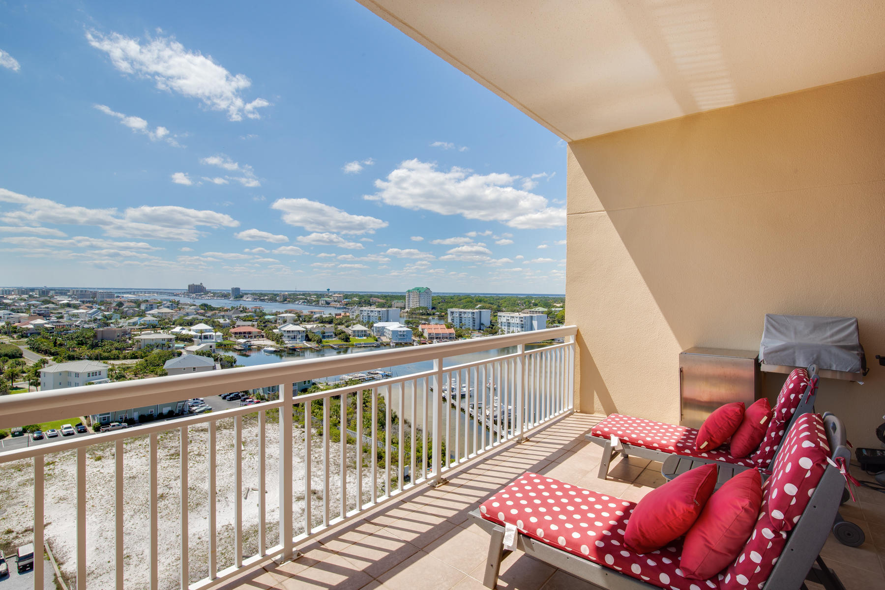 HARBOR LANDING - Residential