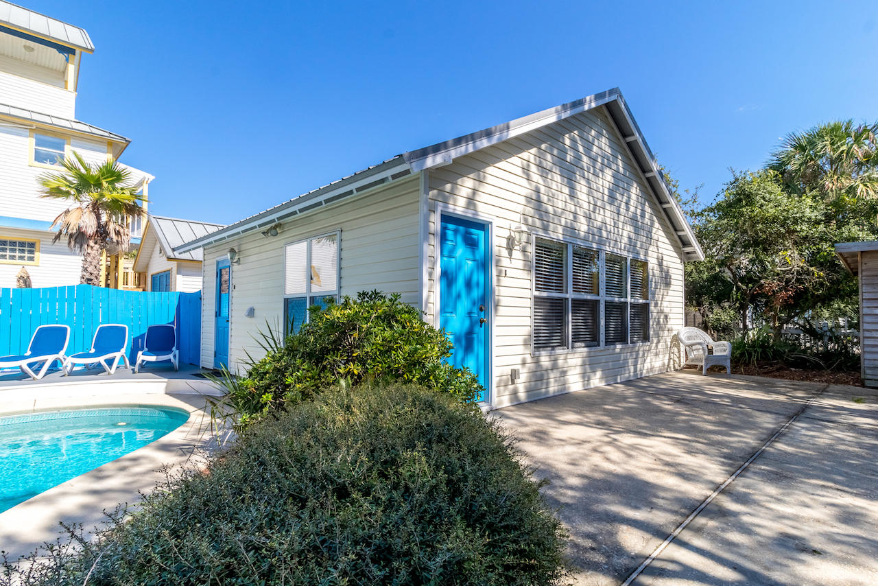 CRYSTAL BEACH - Residential