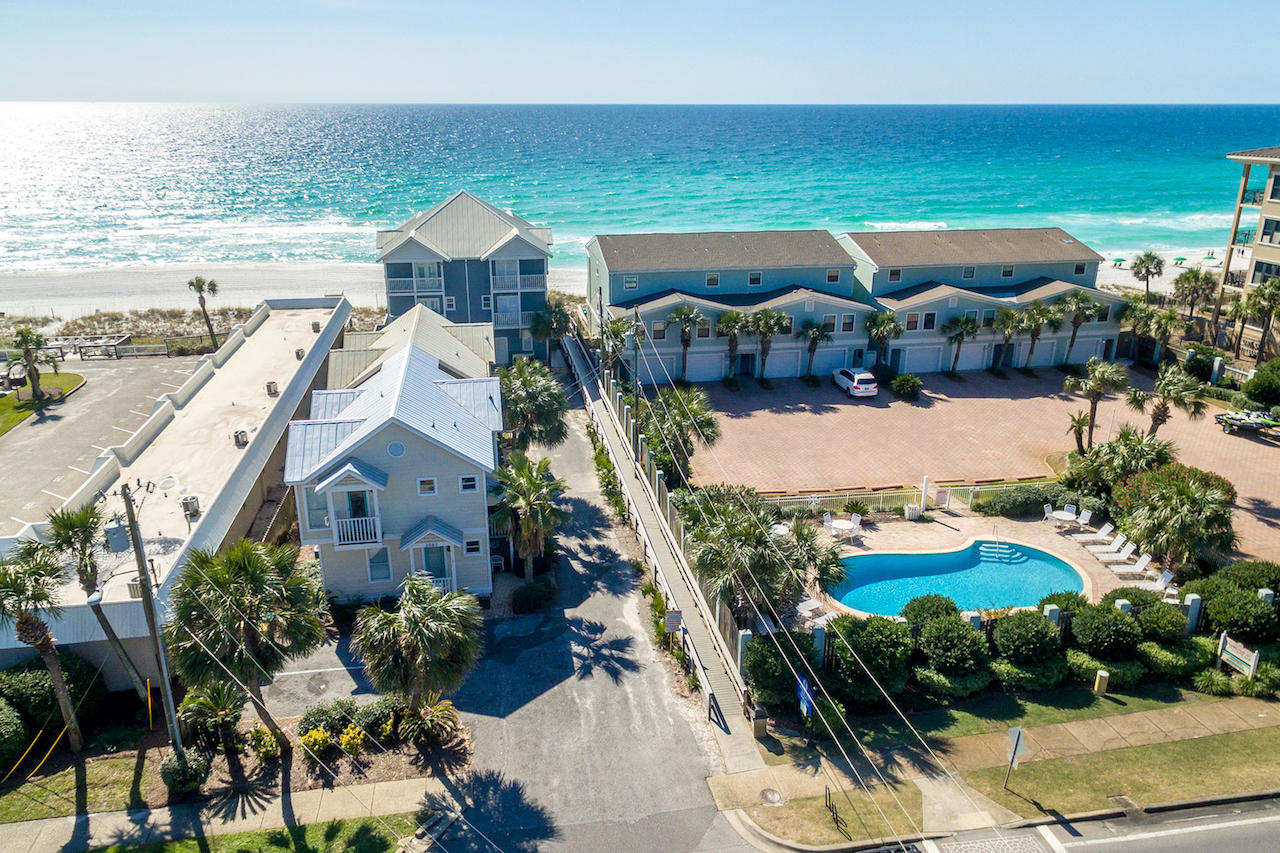 CRYSTAL BEACH - Residential