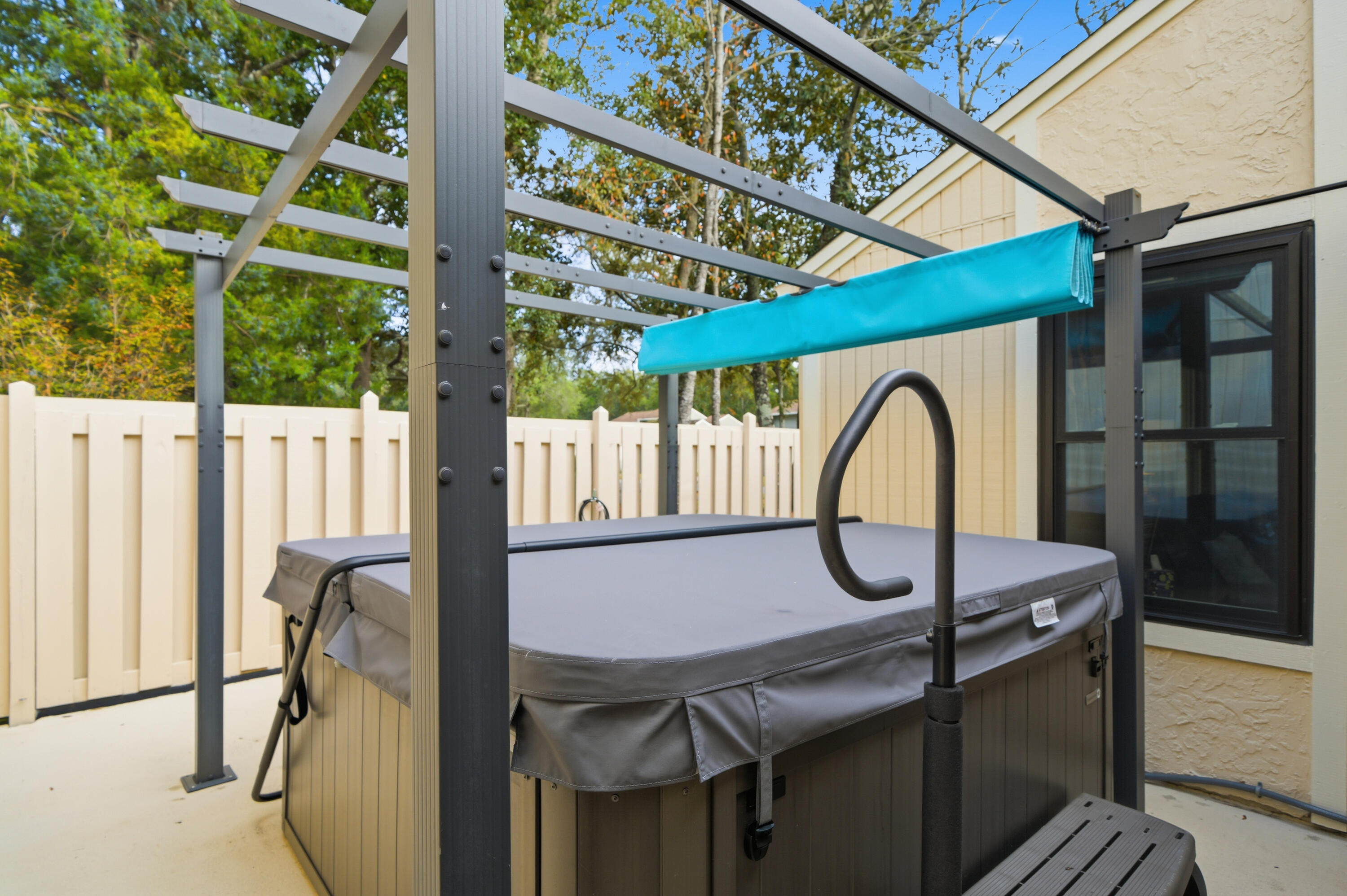 ROYAL OAK VILLAGE - Residential