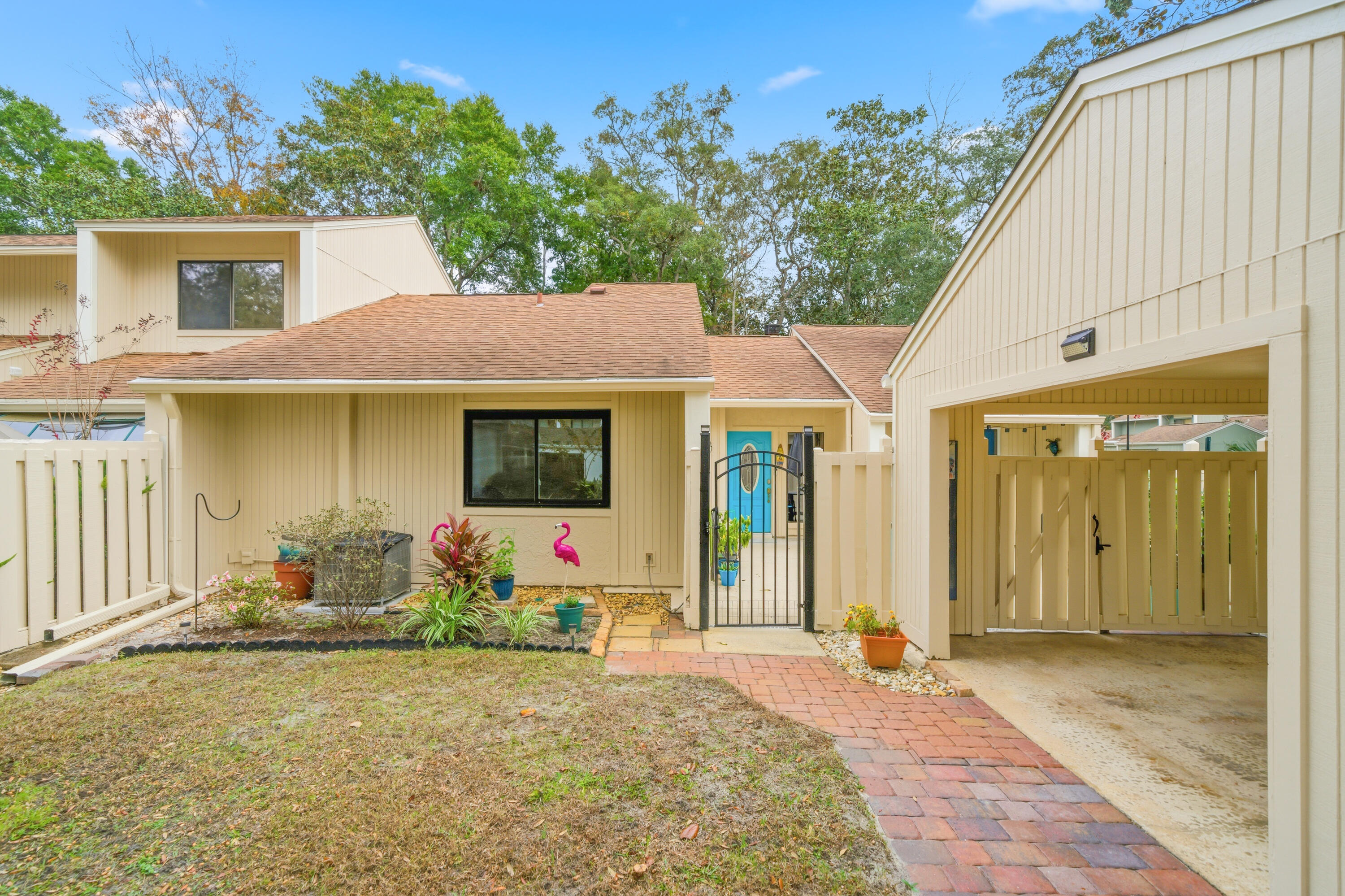 ROYAL OAK VILLAGE - Residential