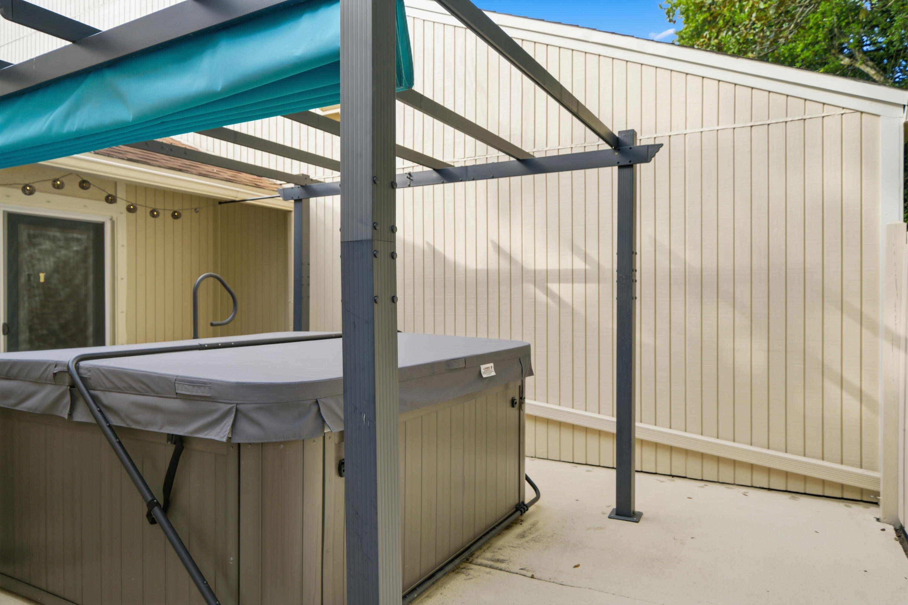 ROYAL OAK VILLAGE - Residential