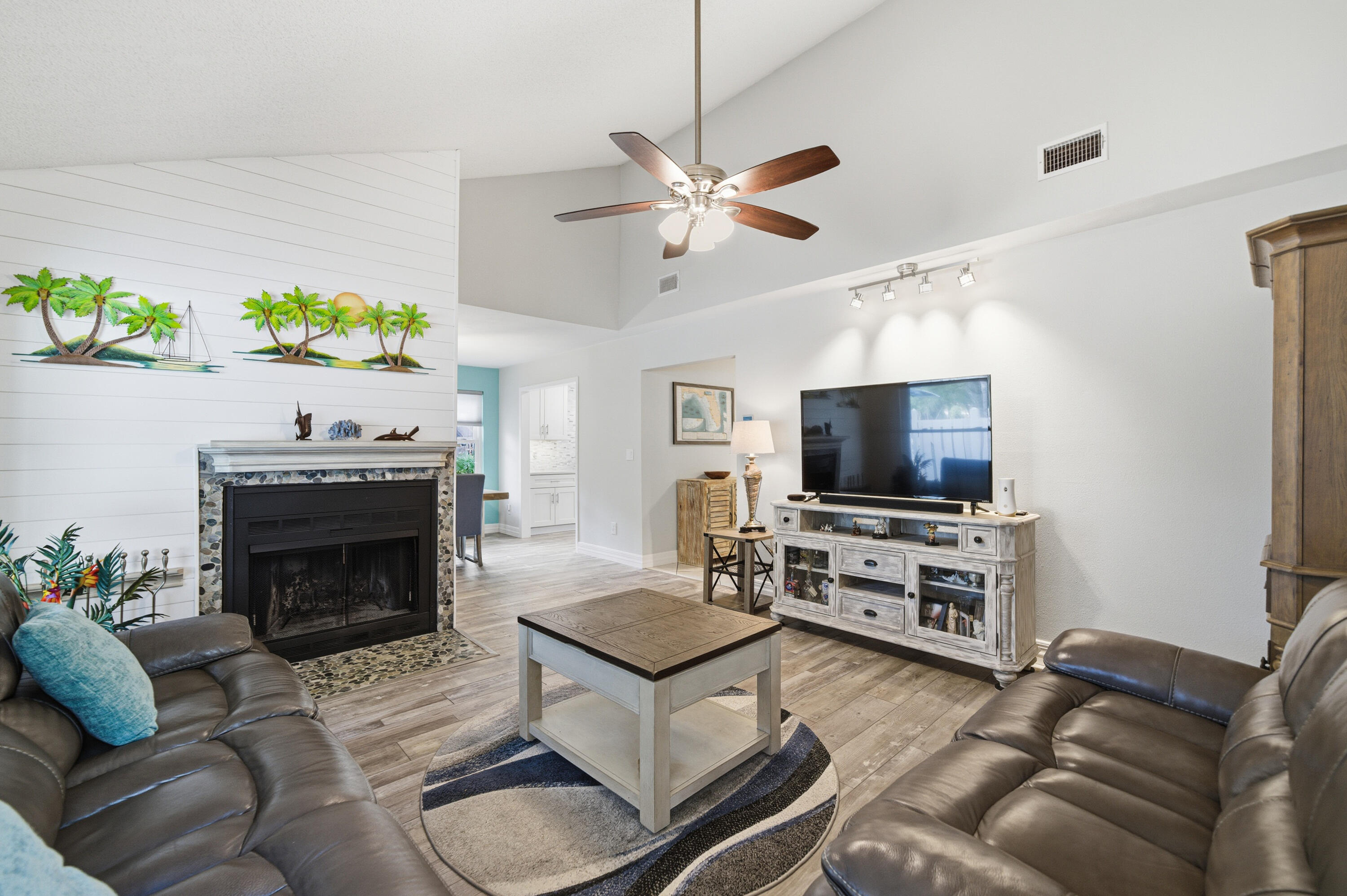 ROYAL OAK VILLAGE - Residential