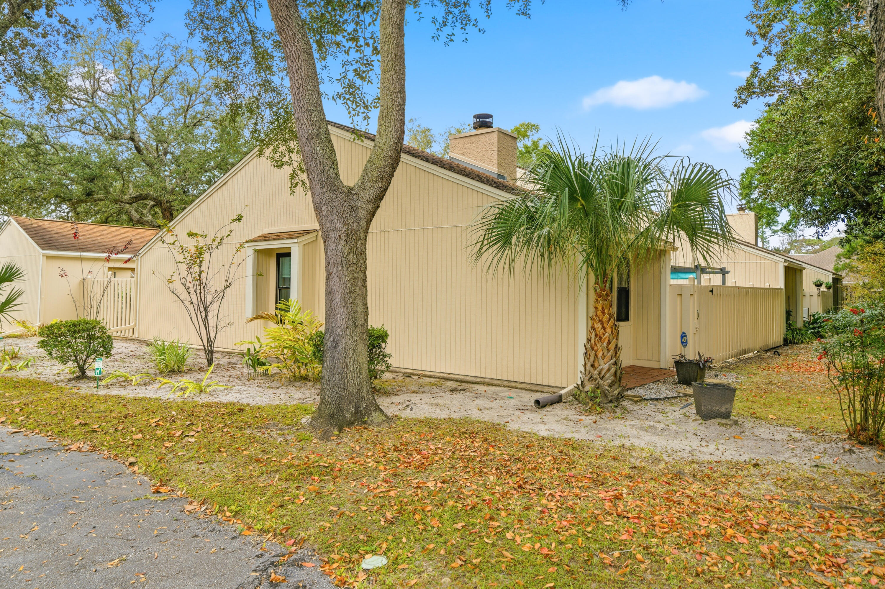 ROYAL OAK VILLAGE - Residential