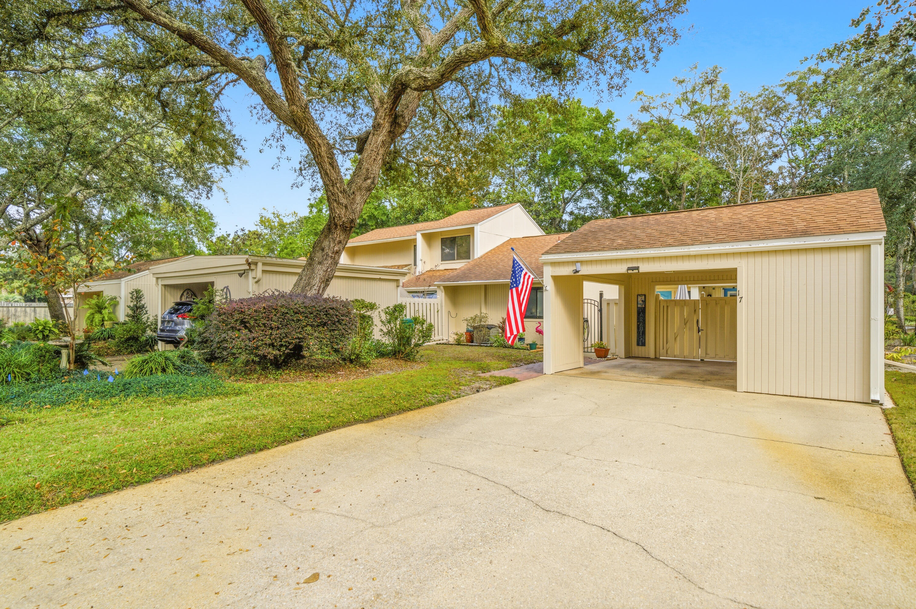 ROYAL OAK VILLAGE - Residential