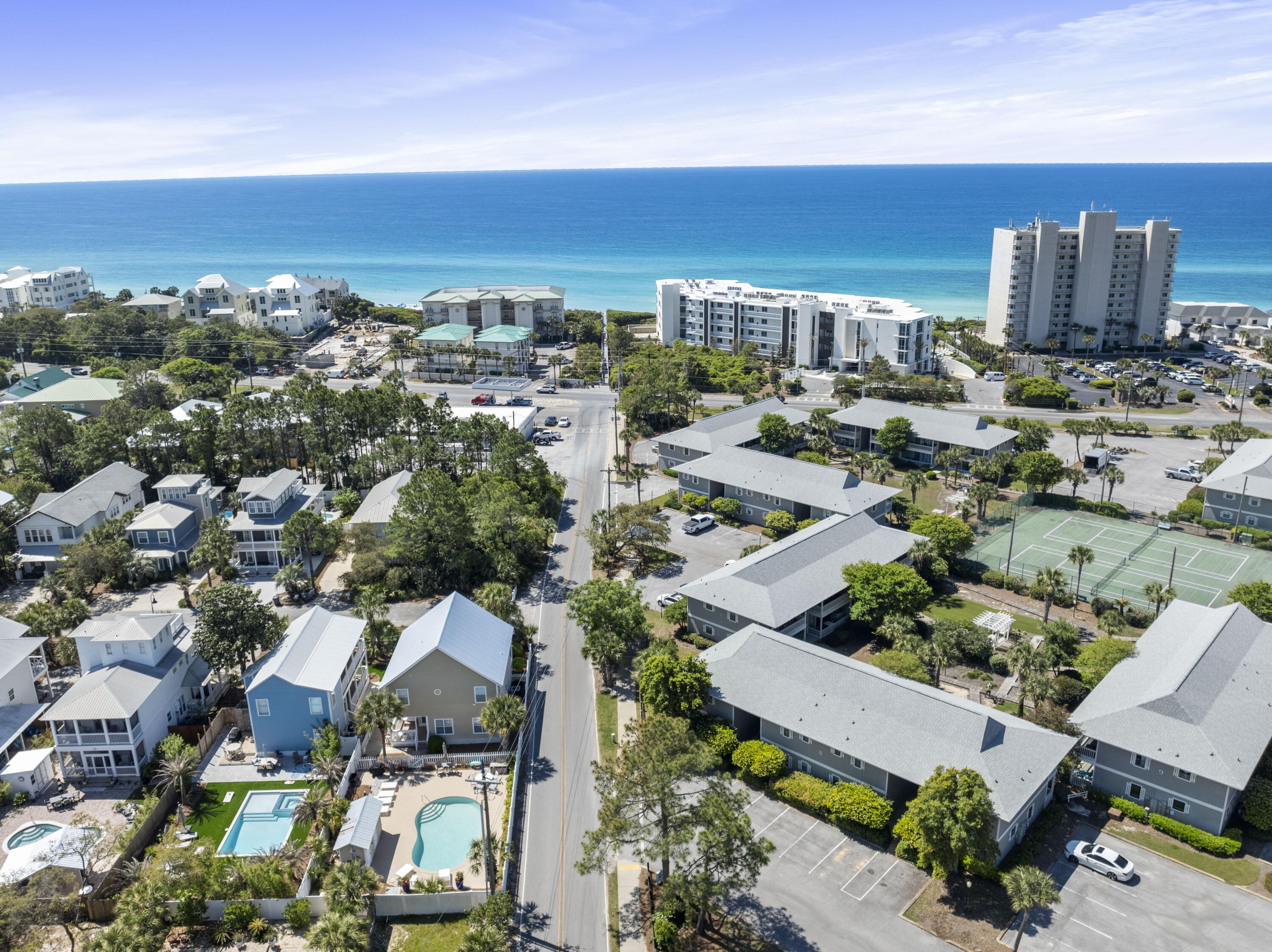 BEACHWOOD VILLAS CONDO - Residential