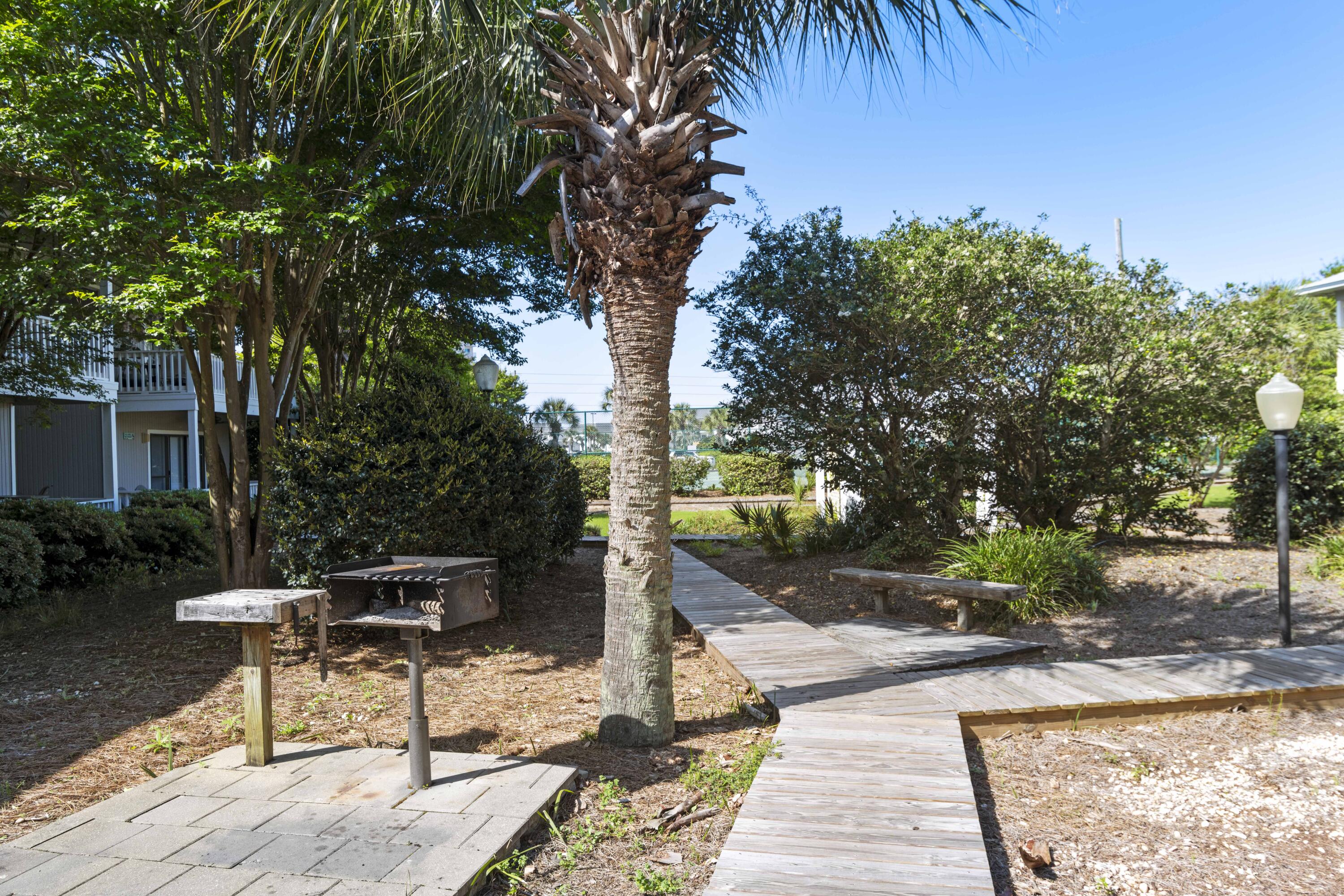BEACHWOOD VILLAS CONDO - Residential