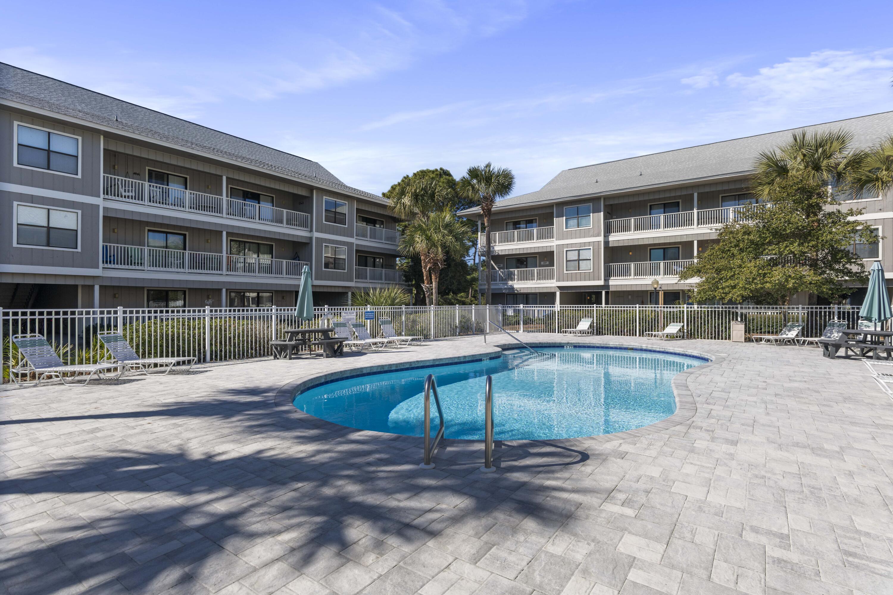 BEACHWOOD VILLAS CONDO - Residential
