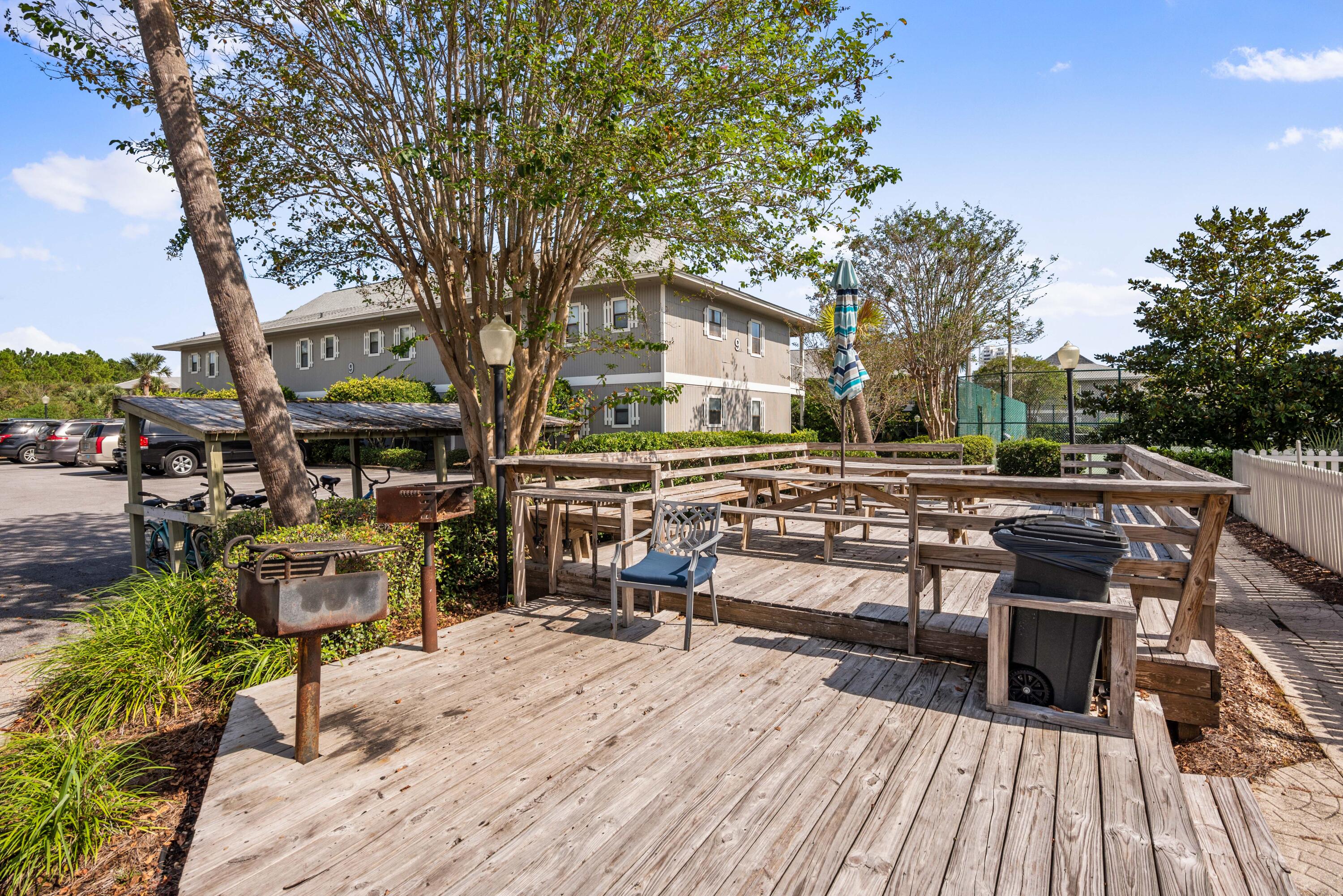 BEACHWOOD VILLAS CONDO - Residential