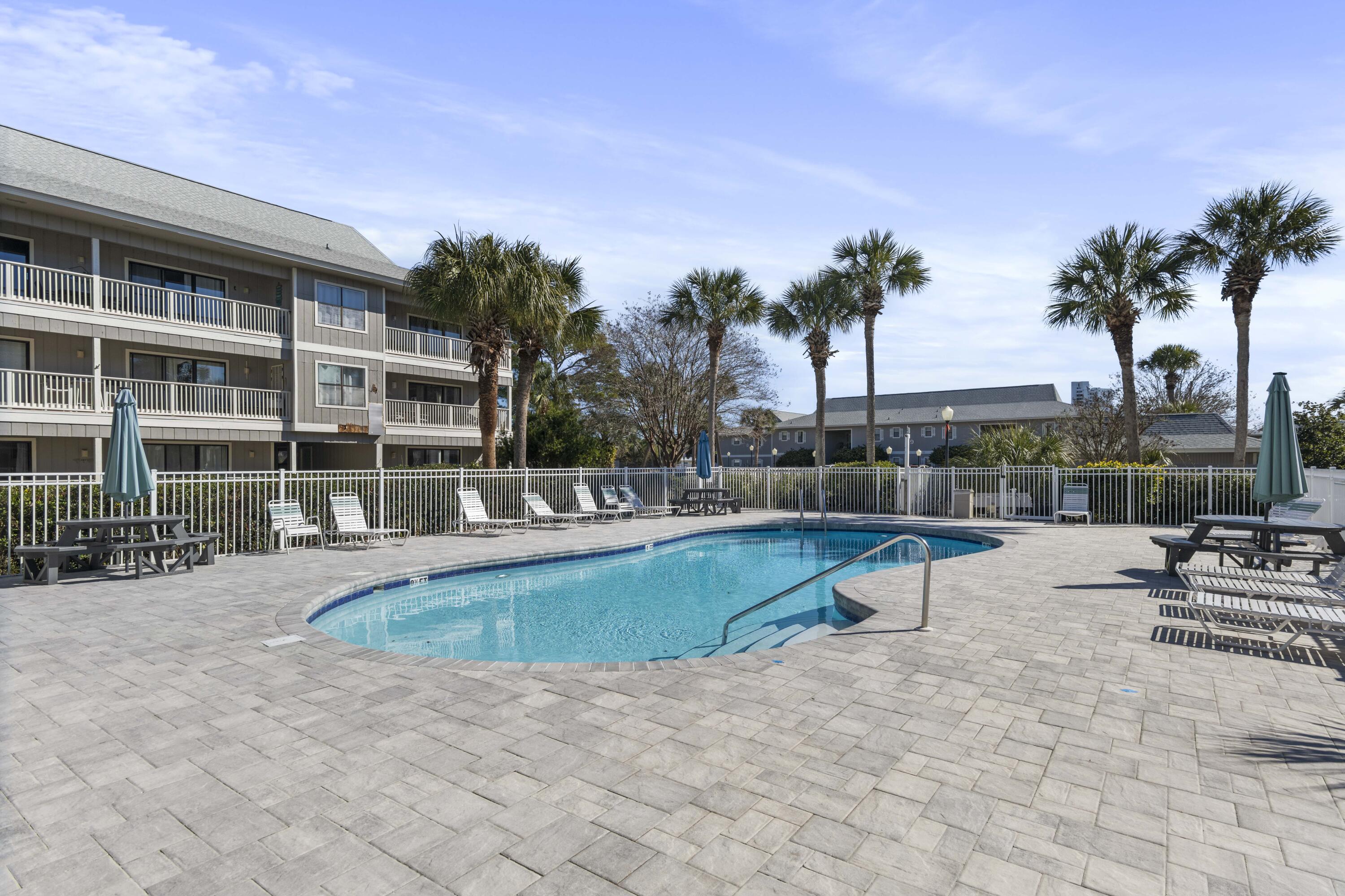 BEACHWOOD VILLAS CONDO - Residential