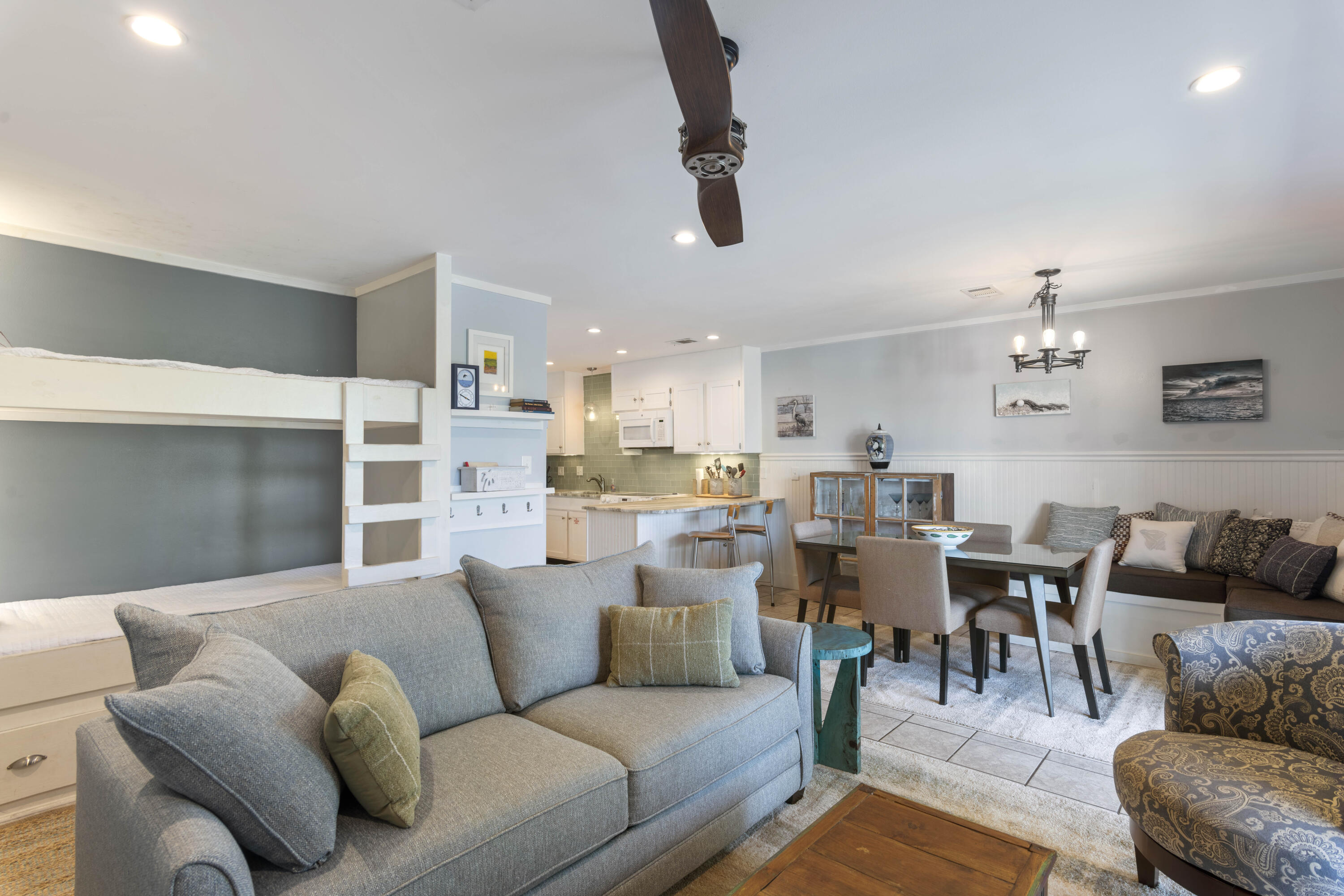 BEACHWOOD VILLAS CONDO - Residential