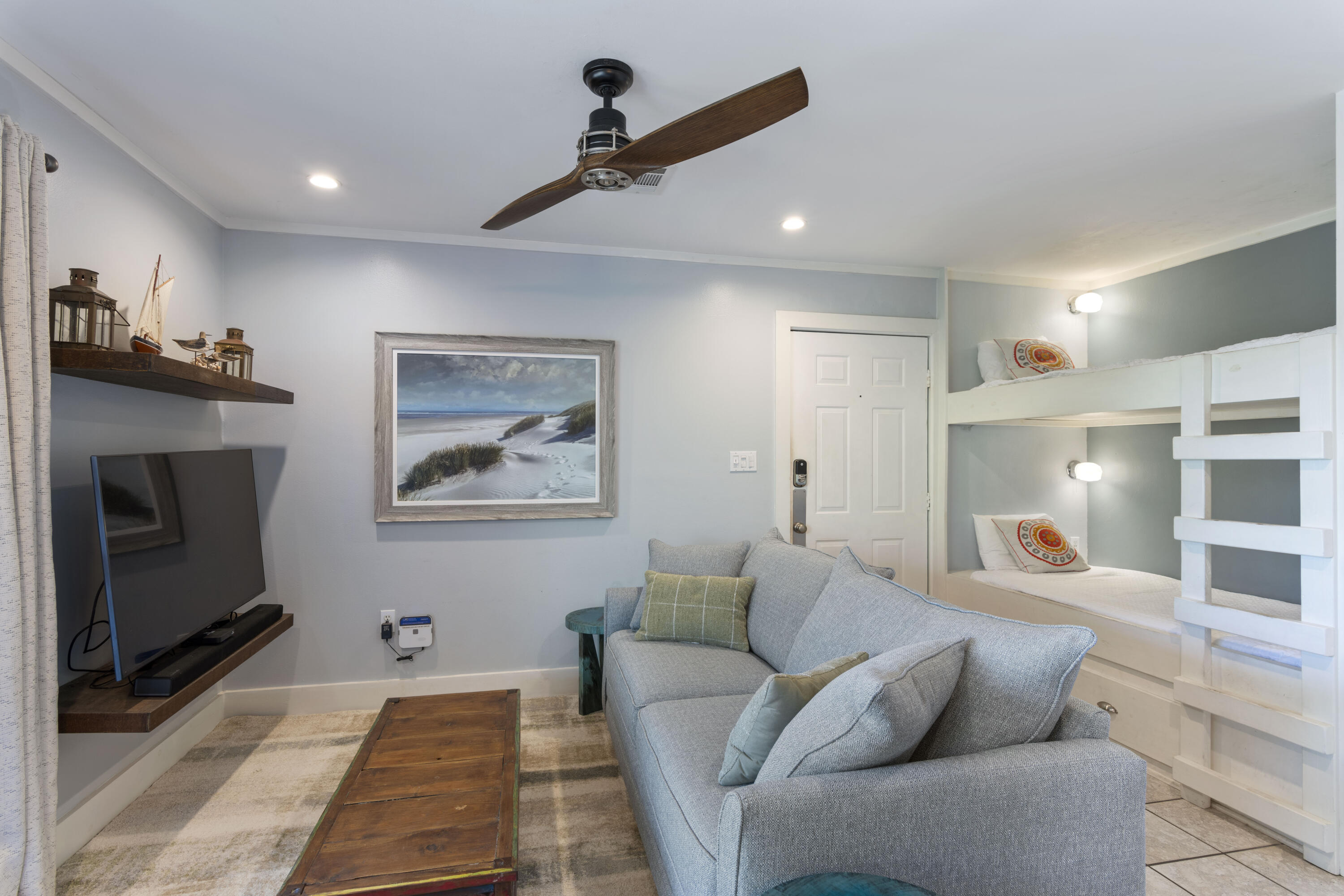 BEACHWOOD VILLAS CONDO - Residential