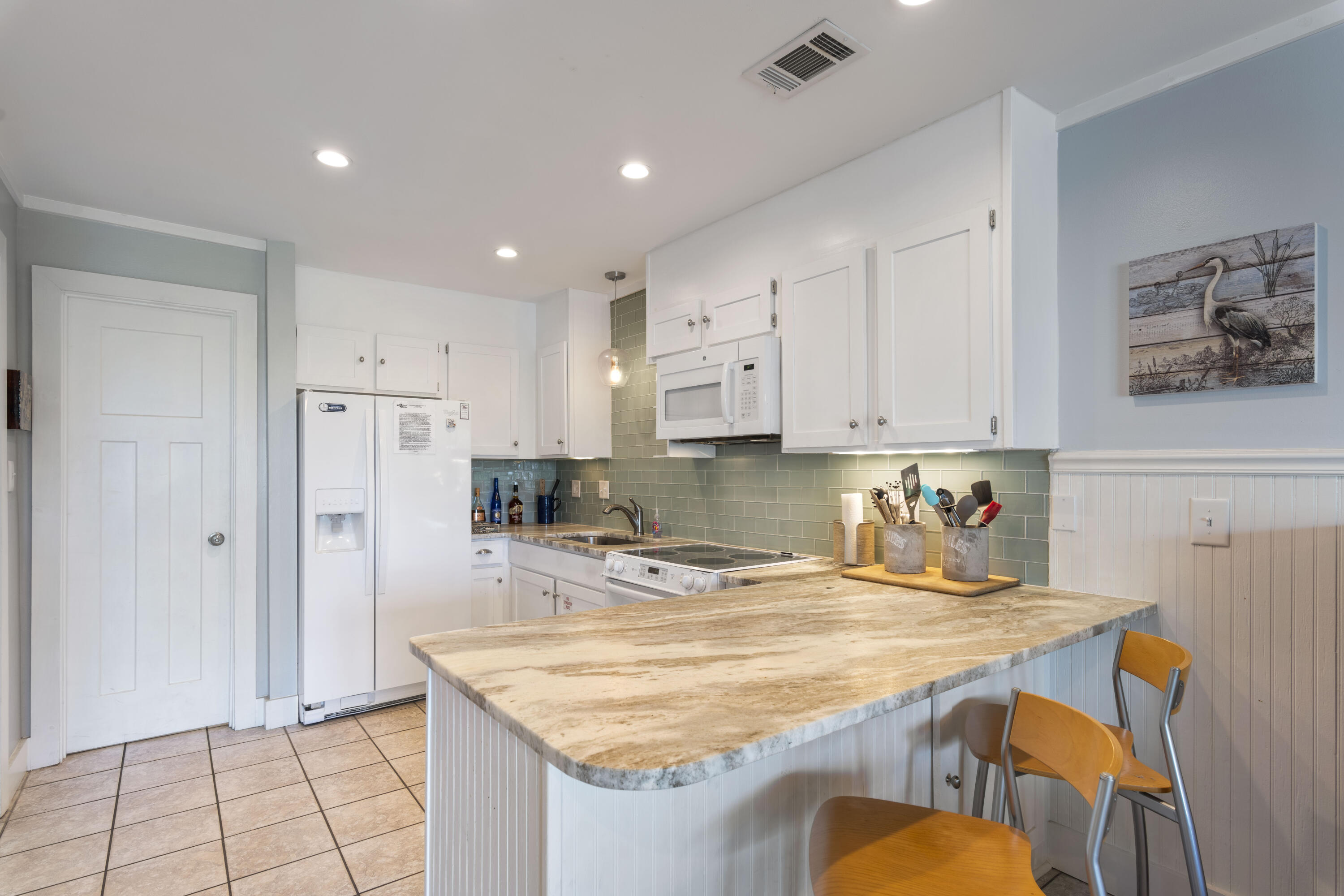BEACHWOOD VILLAS CONDO - Residential
