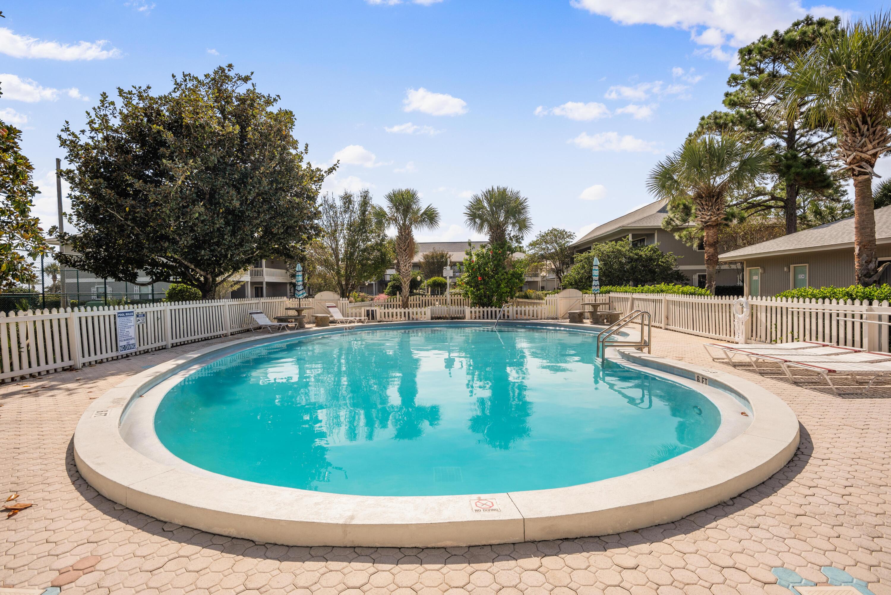 BEACHWOOD VILLAS CONDO - Residential