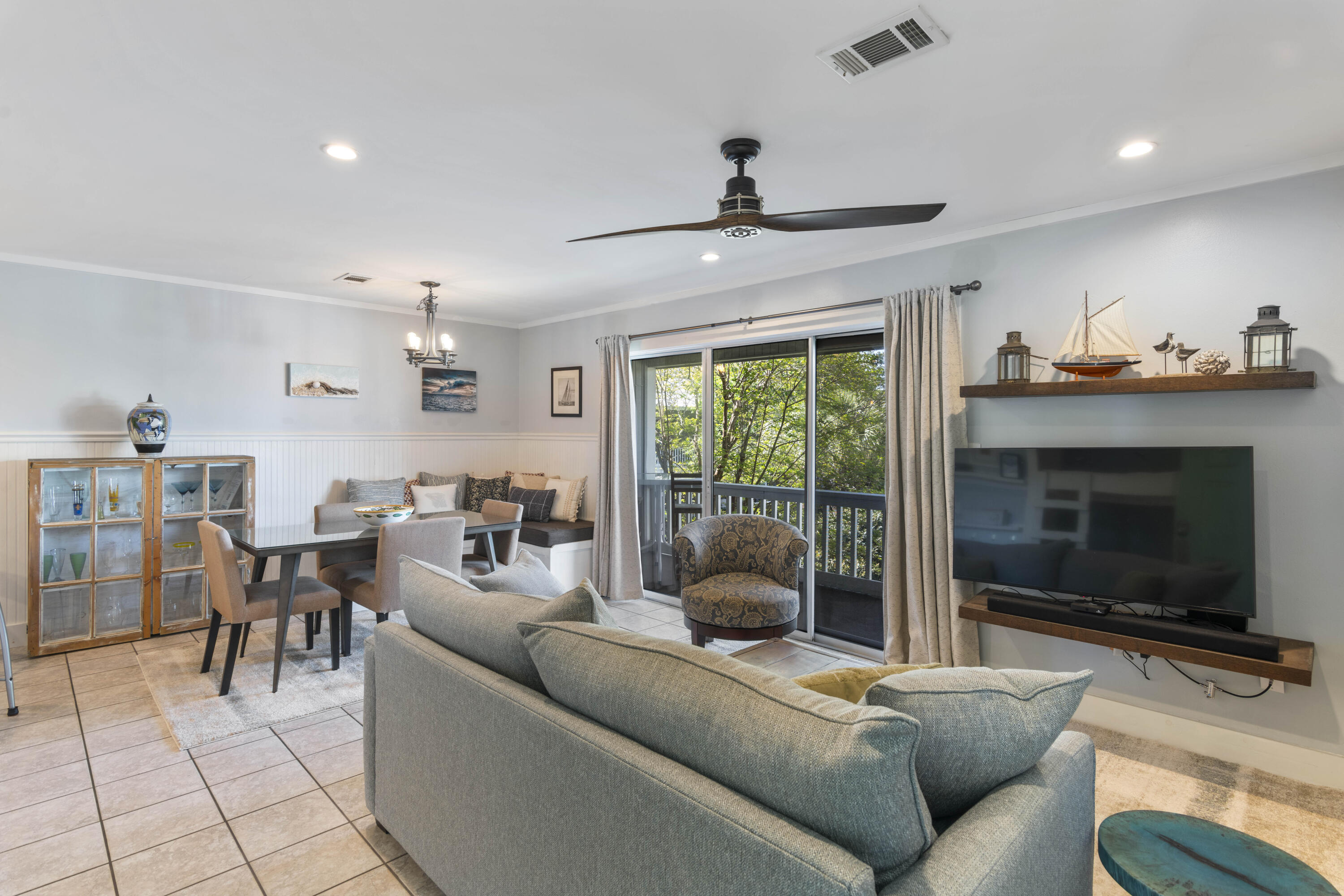 BEACHWOOD VILLAS CONDO - Residential