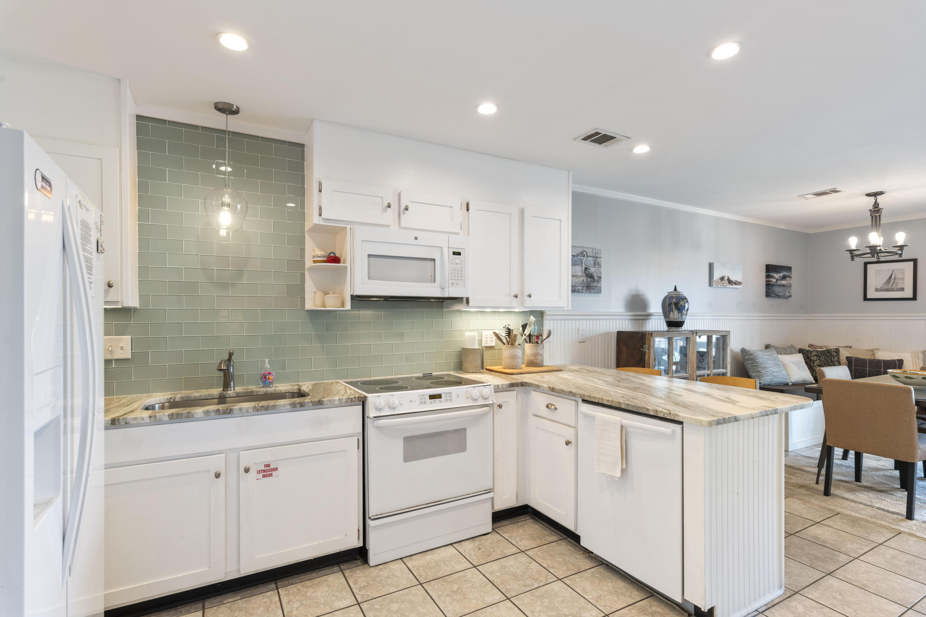 BEACHWOOD VILLAS CONDO - Residential