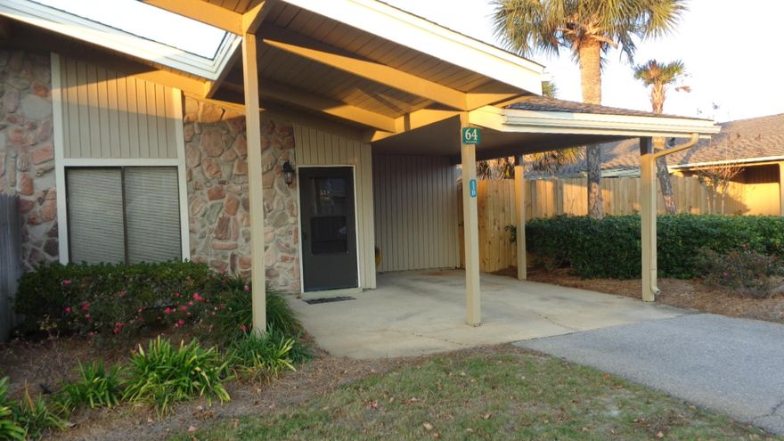 Canadian owner who has not visited the resort in years. Property has been rented long term and now is in need of updating. This is an opportunity to have a fresh new beach home ready for spring and summer. Suitable for year round living or for a vacation home. Take advantage of Seascape's beautiful beachfront, pools, lakes, tennis courts and championship golf course. Vacant and available to show. Selling unfurnished and ''as is''.