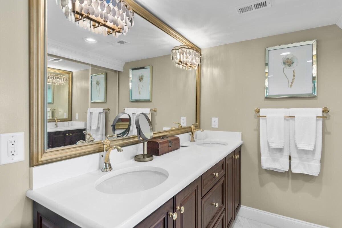 EMERALD TOWERS CONDO - Residential