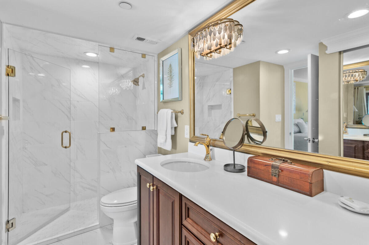 EMERALD TOWERS CONDO - Residential