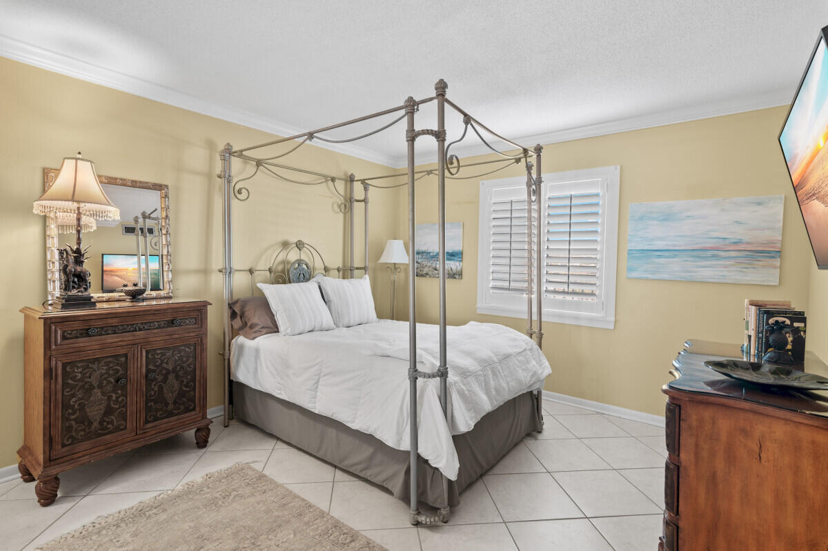 EMERALD TOWERS CONDO - Residential