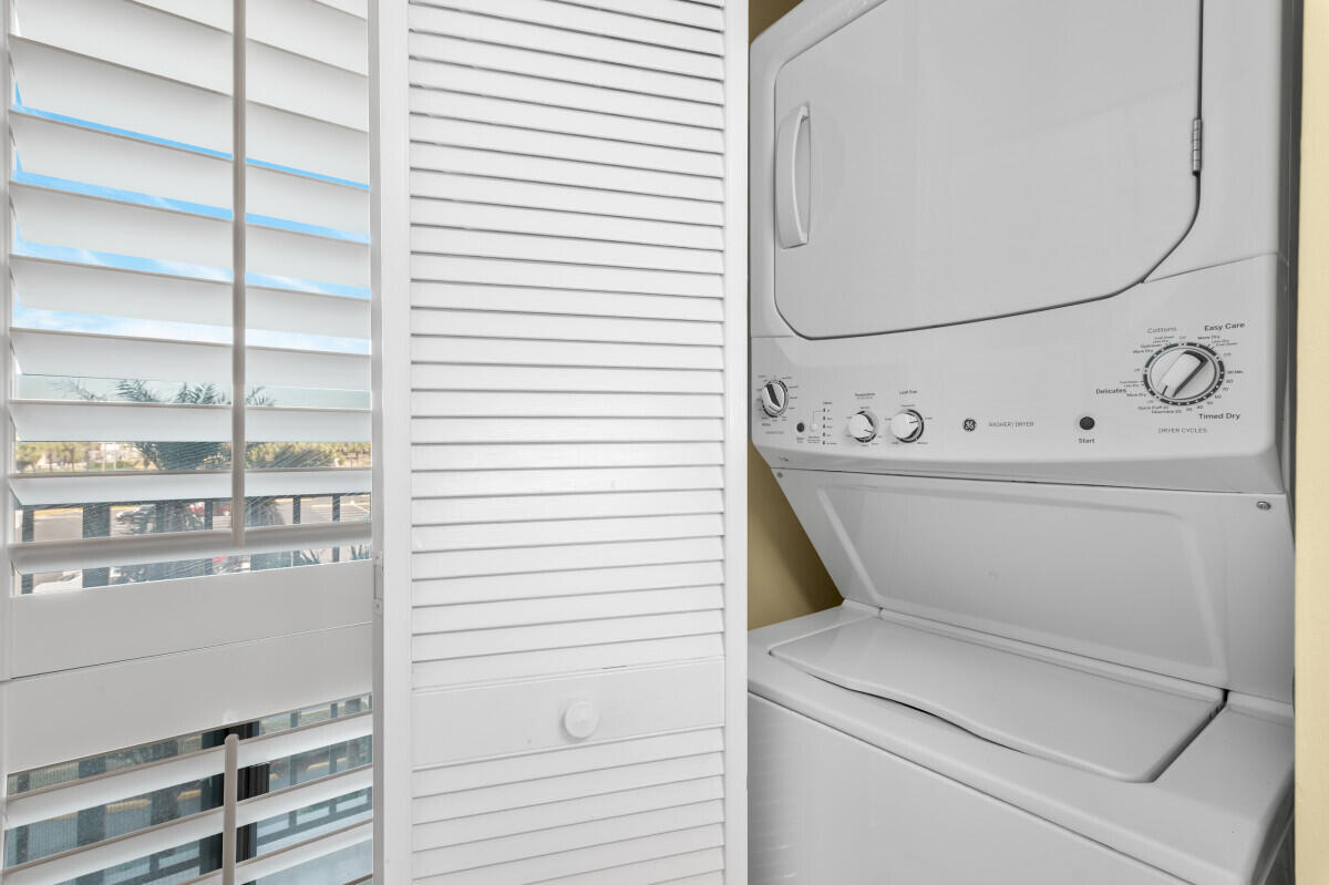 EMERALD TOWERS CONDO - Residential