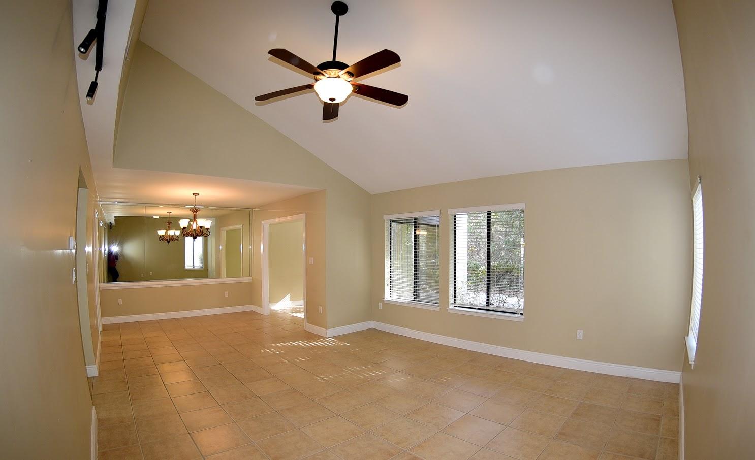 ROYAL OAK VILLAS BLUEWATER BAY - Residential