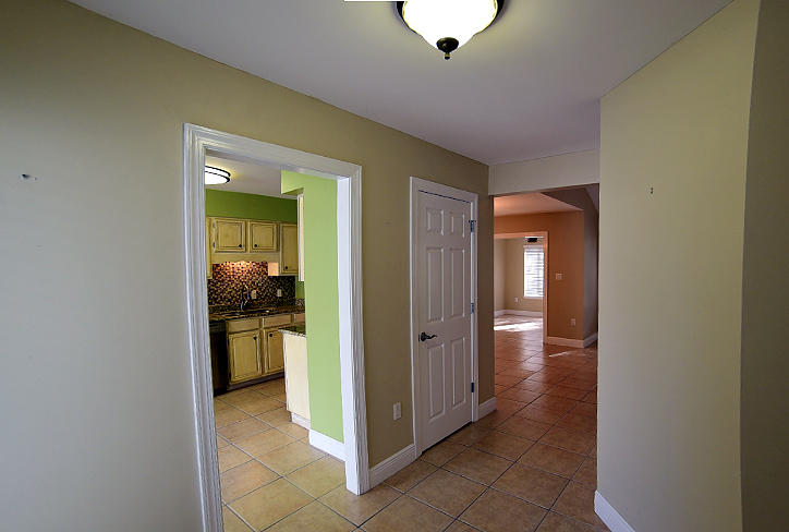 ROYAL OAK VILLAS BLUEWATER BAY - Residential