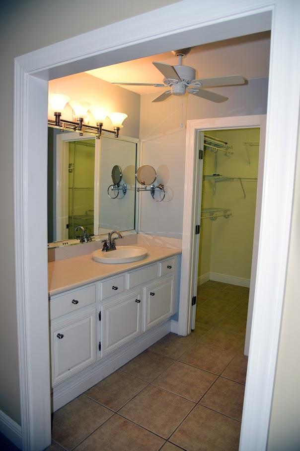 ROYAL OAK VILLAS BLUEWATER BAY - Residential