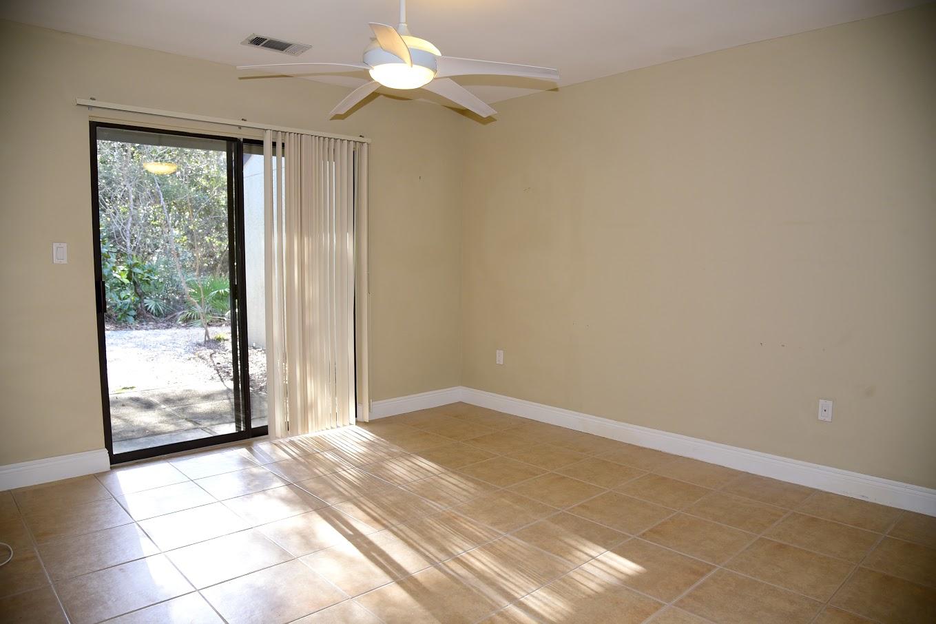 ROYAL OAK VILLAS BLUEWATER BAY - Residential