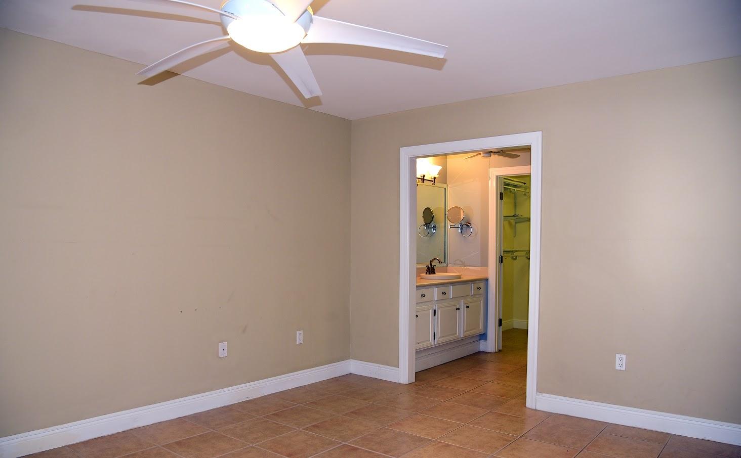 ROYAL OAK VILLAS BLUEWATER BAY - Residential