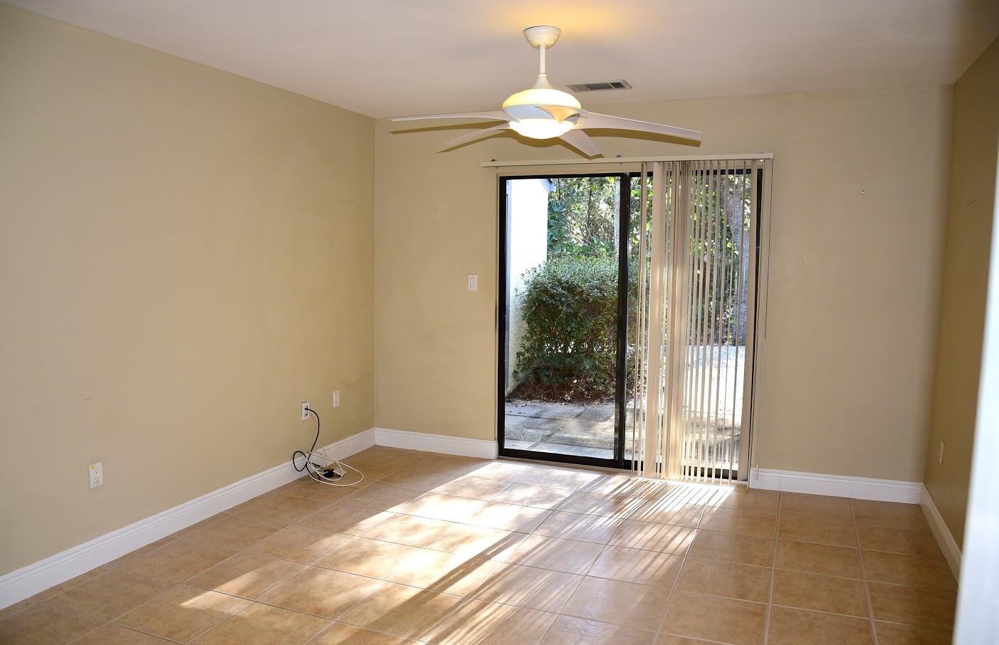 ROYAL OAK VILLAS BLUEWATER BAY - Residential