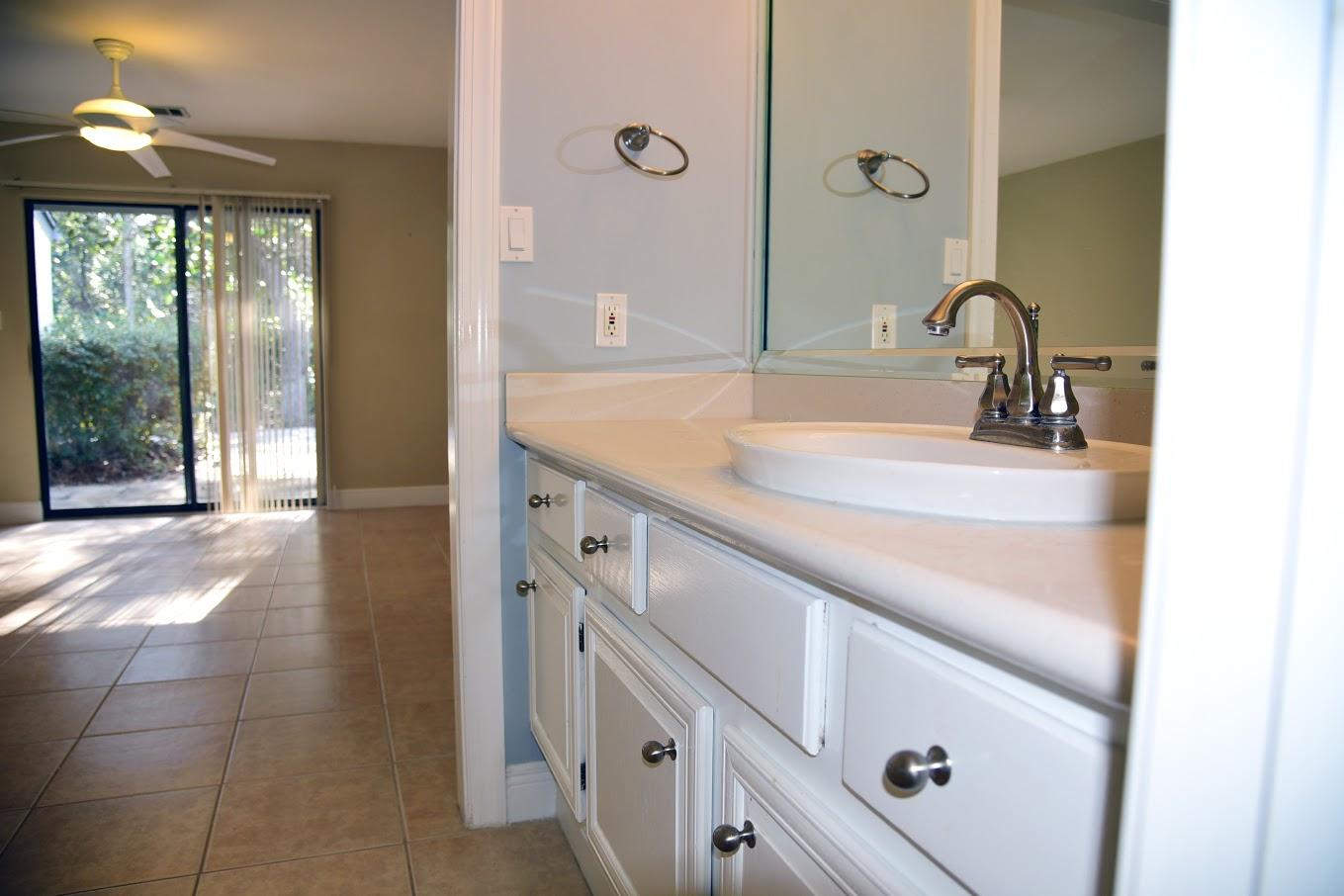 ROYAL OAK VILLAS BLUEWATER BAY - Residential