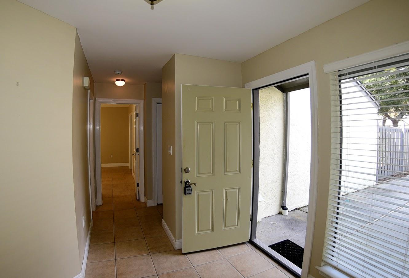 ROYAL OAK VILLAS BLUEWATER BAY - Residential