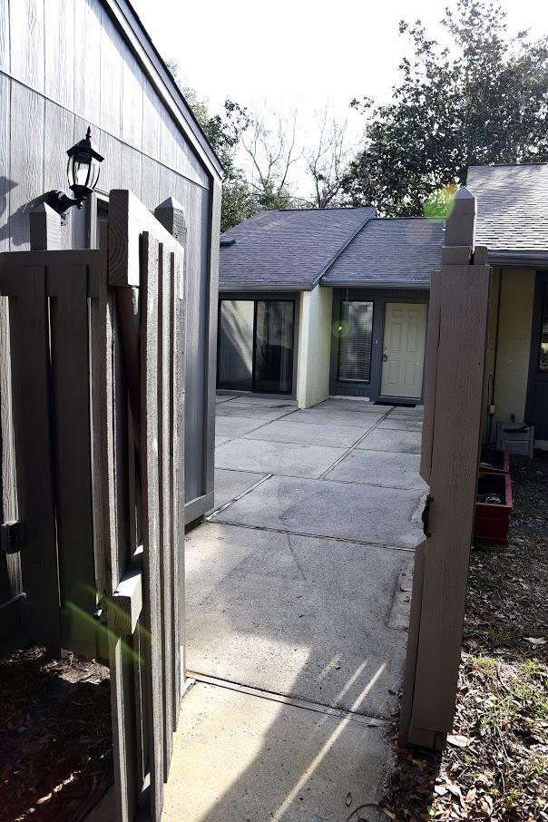 ROYAL OAK VILLAS BLUEWATER BAY - Residential