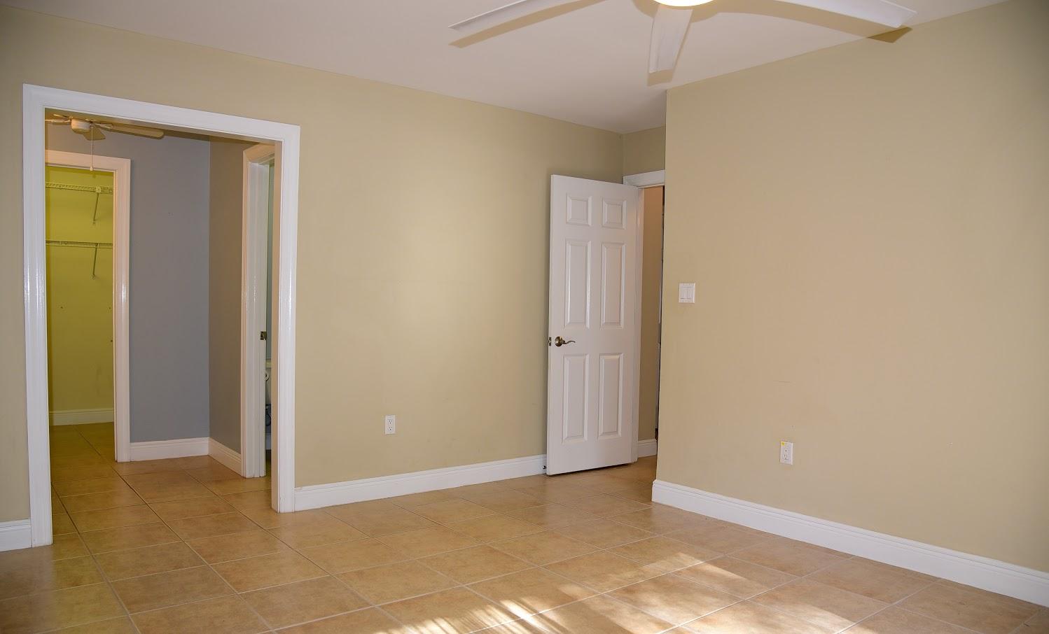 ROYAL OAK VILLAS BLUEWATER BAY - Residential